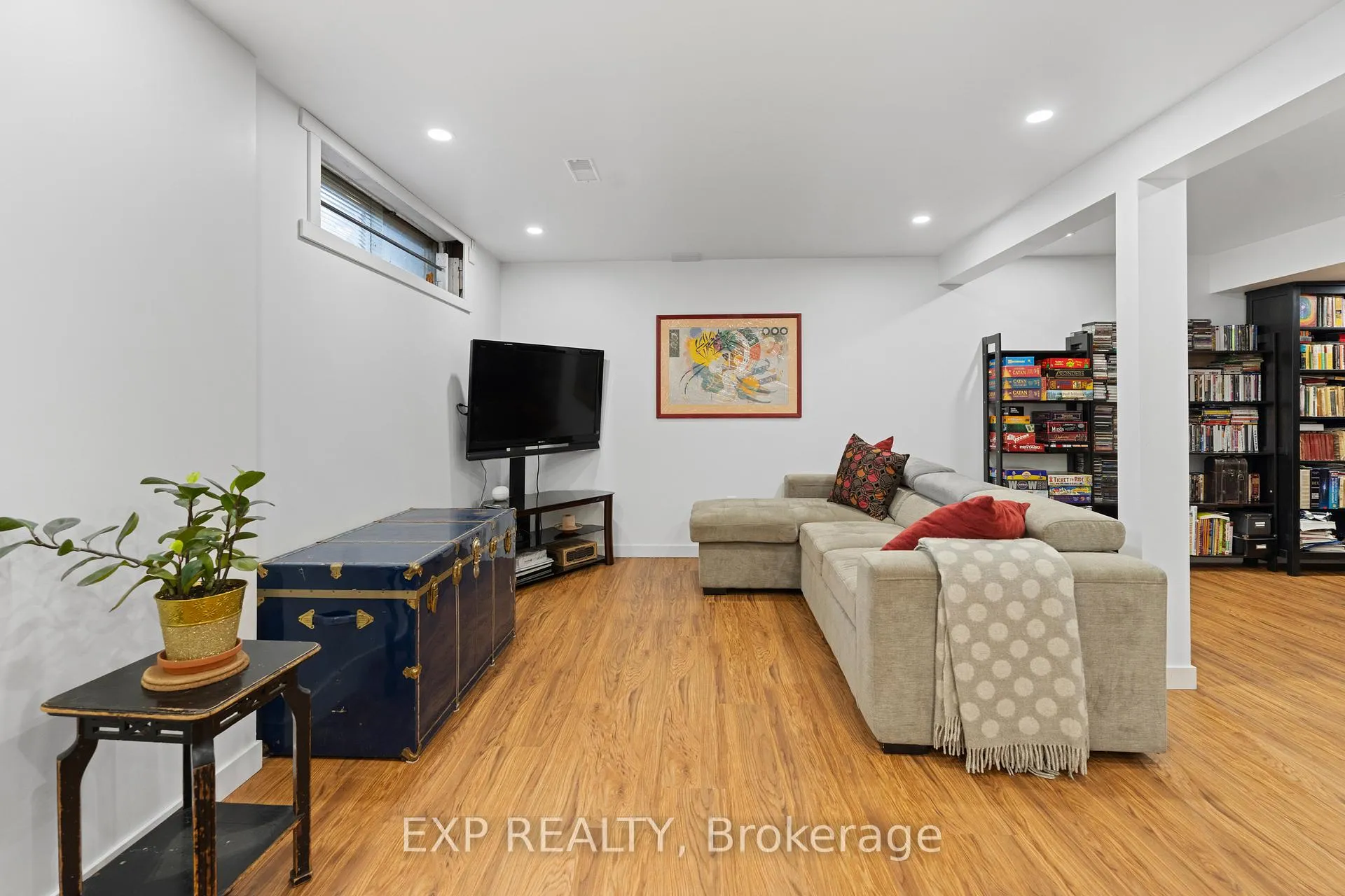 Photo 35 of 2061 Balharrie Avenue, Ottawa, Hawthorne Meadows — HOMEH
