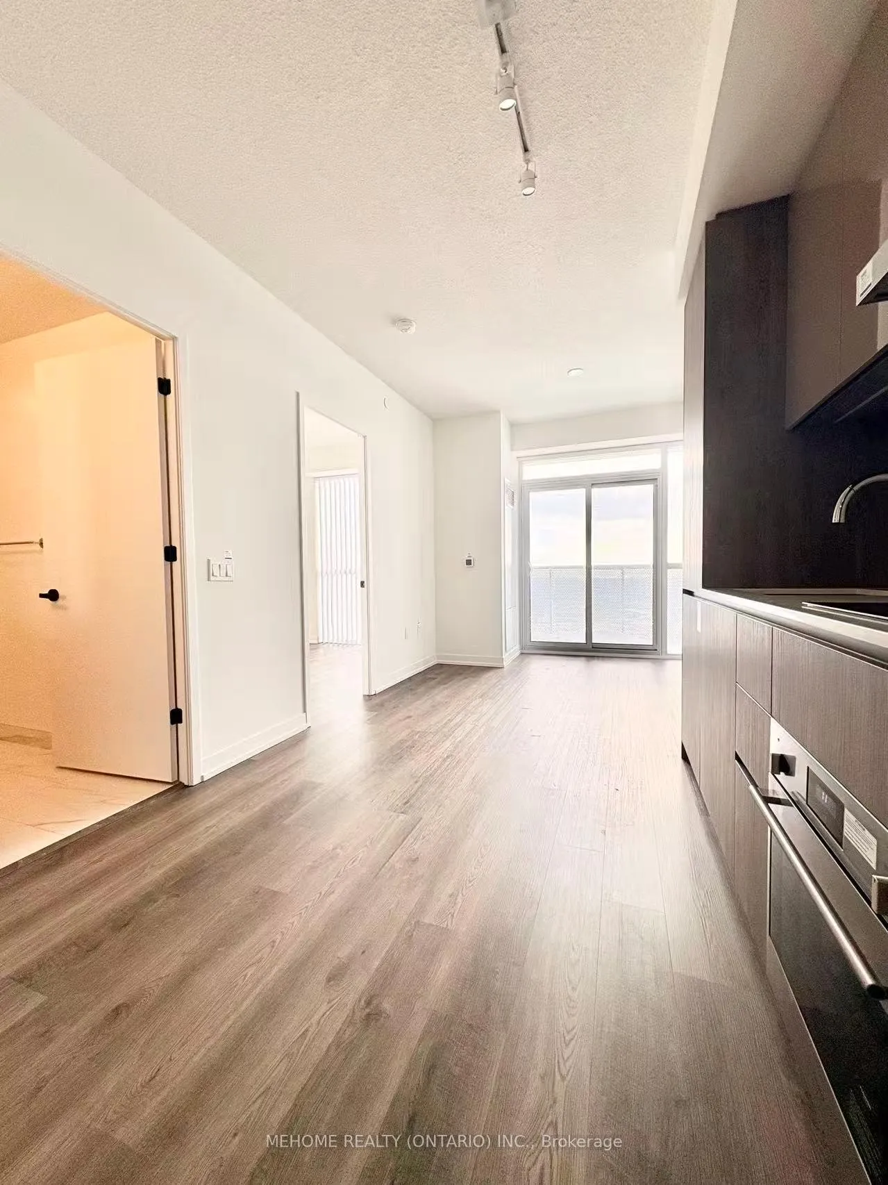 Photo 4 of Unit 5210, 8 Interchange Way, Vaughan, Vaughan Corporate Centre — HOMEH