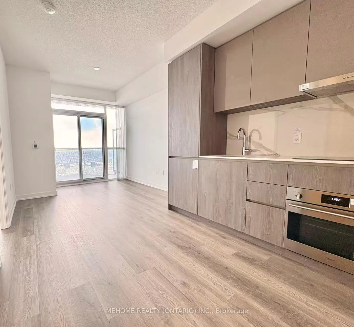 Photo 5 of Unit 5210, 8 Interchange Way, Vaughan, Vaughan Corporate Centre — HOMEH
