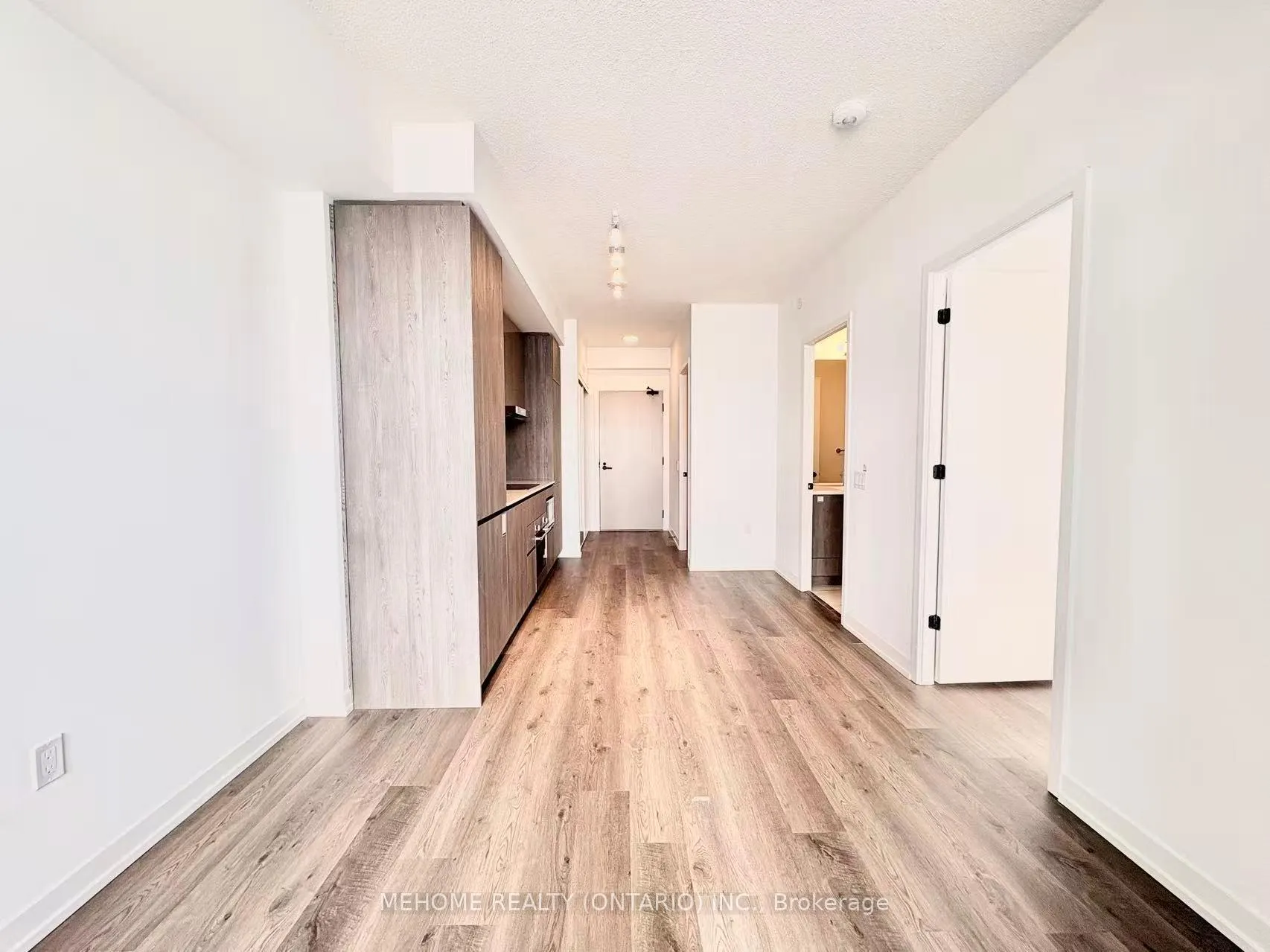 Photo 6 of Unit 5210, 8 Interchange Way, Vaughan, Vaughan Corporate Centre — HOMEH