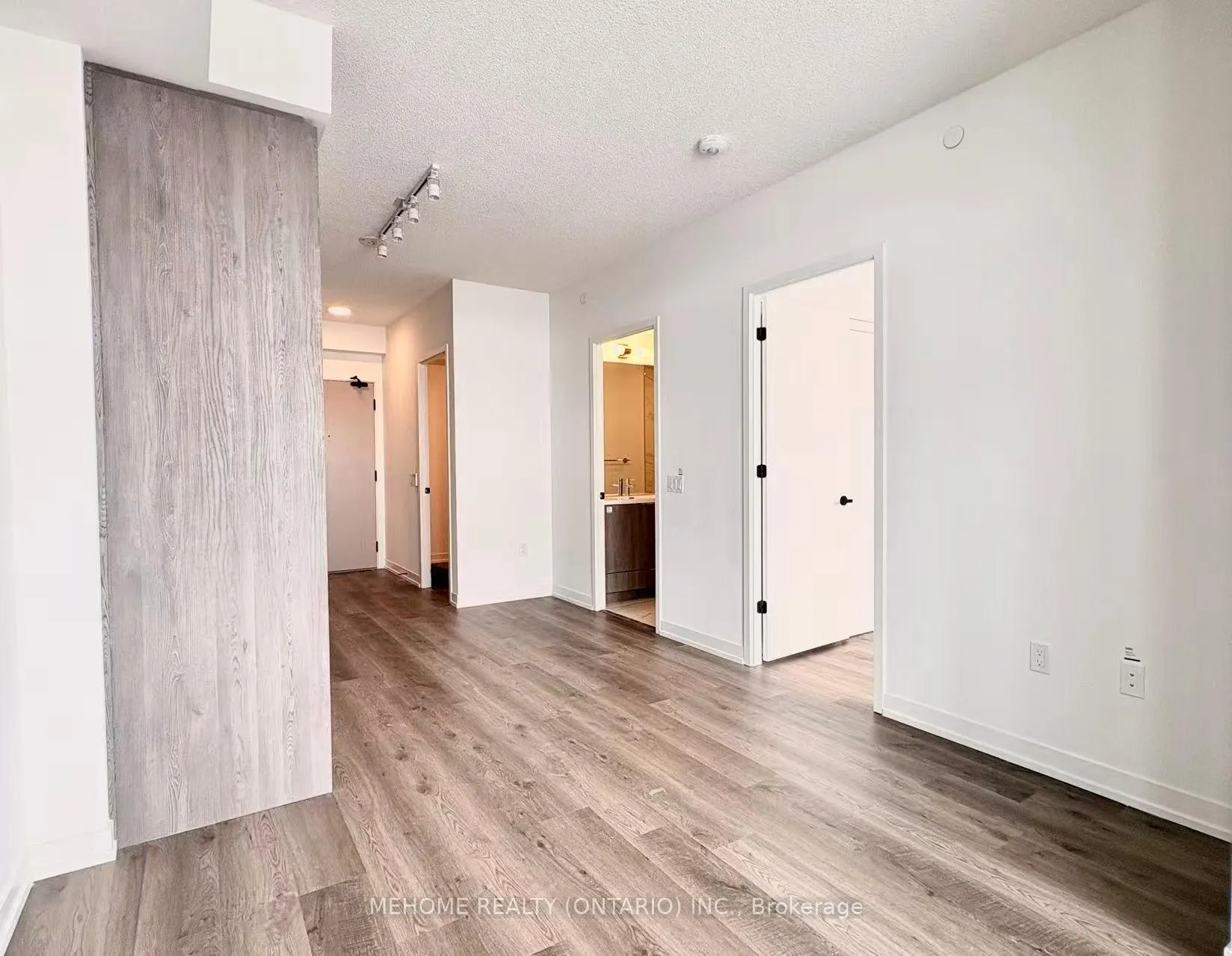 Photo 7 of Unit 5210, 8 Interchange Way, Vaughan, Vaughan Corporate Centre — HOMEH