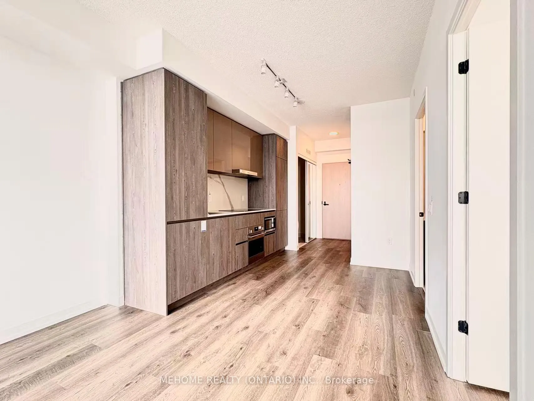 Photo 9 of Unit 5210, 8 Interchange Way, Vaughan, Vaughan Corporate Centre — HOMEH