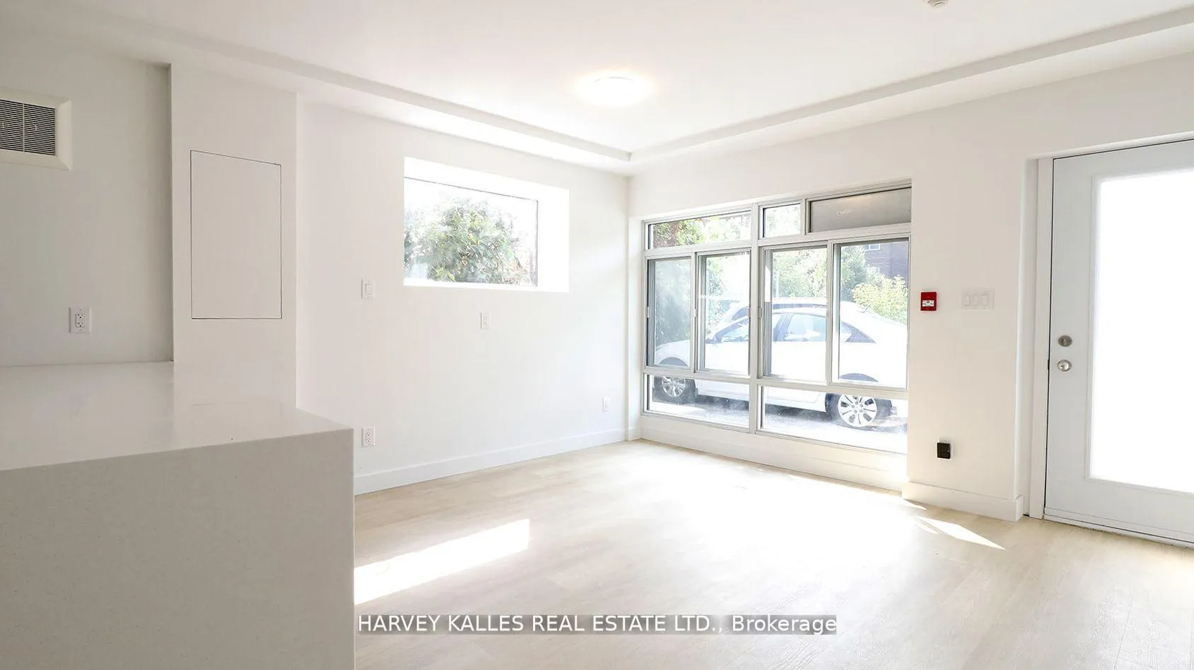 Photo 2 of Unit 7, 23 Cannon Road, Etobicoke, Stonegate-Queensway — HOMEH
