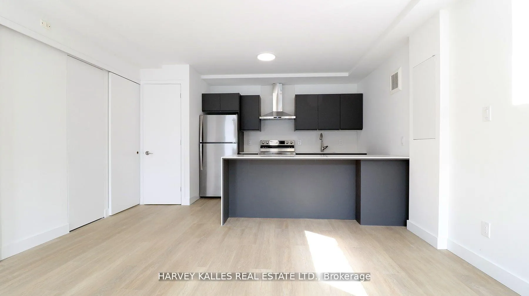Photo 4 of Unit 7, 23 Cannon Road, Etobicoke, Stonegate-Queensway — HOMEH
