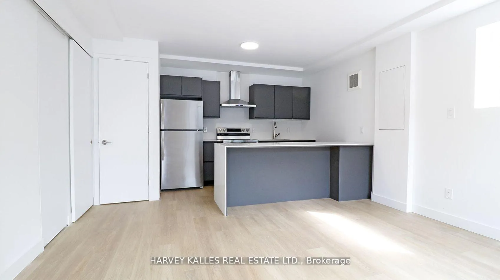 Photo 5 of Unit 7, 23 Cannon Road, Etobicoke, Stonegate-Queensway — HOMEH