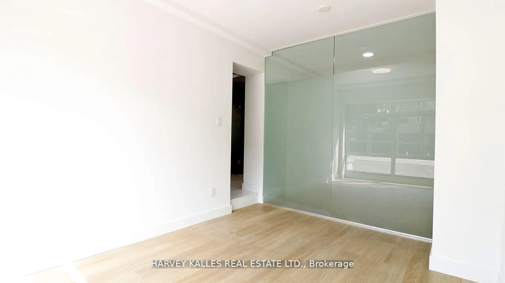 Photo 9 of Unit 7, 23 Cannon Road, Etobicoke, Stonegate-Queensway — HOMEH