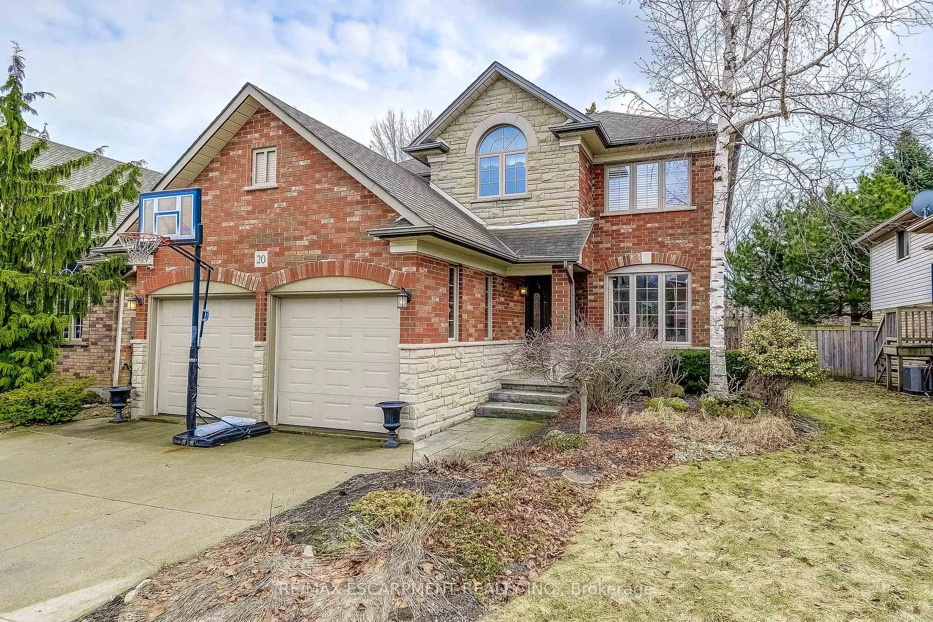 Photo 4 of 20 Derbyshire Street, Hamilton, Ancaster — HOMEH
