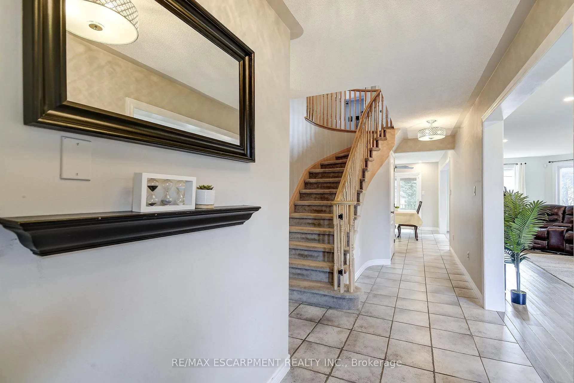 Photo 7 of 20 Derbyshire Street, Hamilton, Ancaster — HOMEH