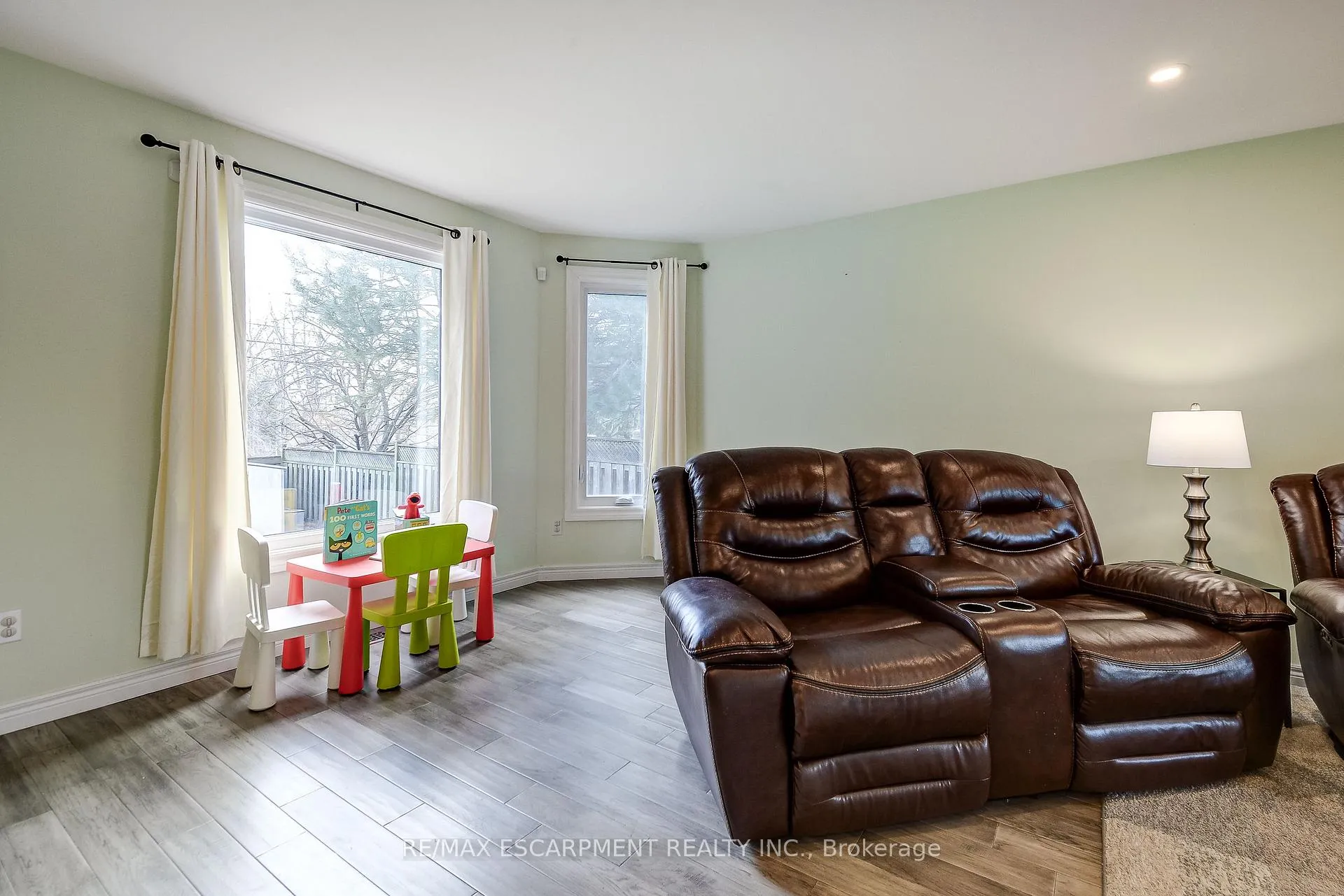 Photo 13 of 20 Derbyshire Street, Hamilton, Ancaster — HOMEH