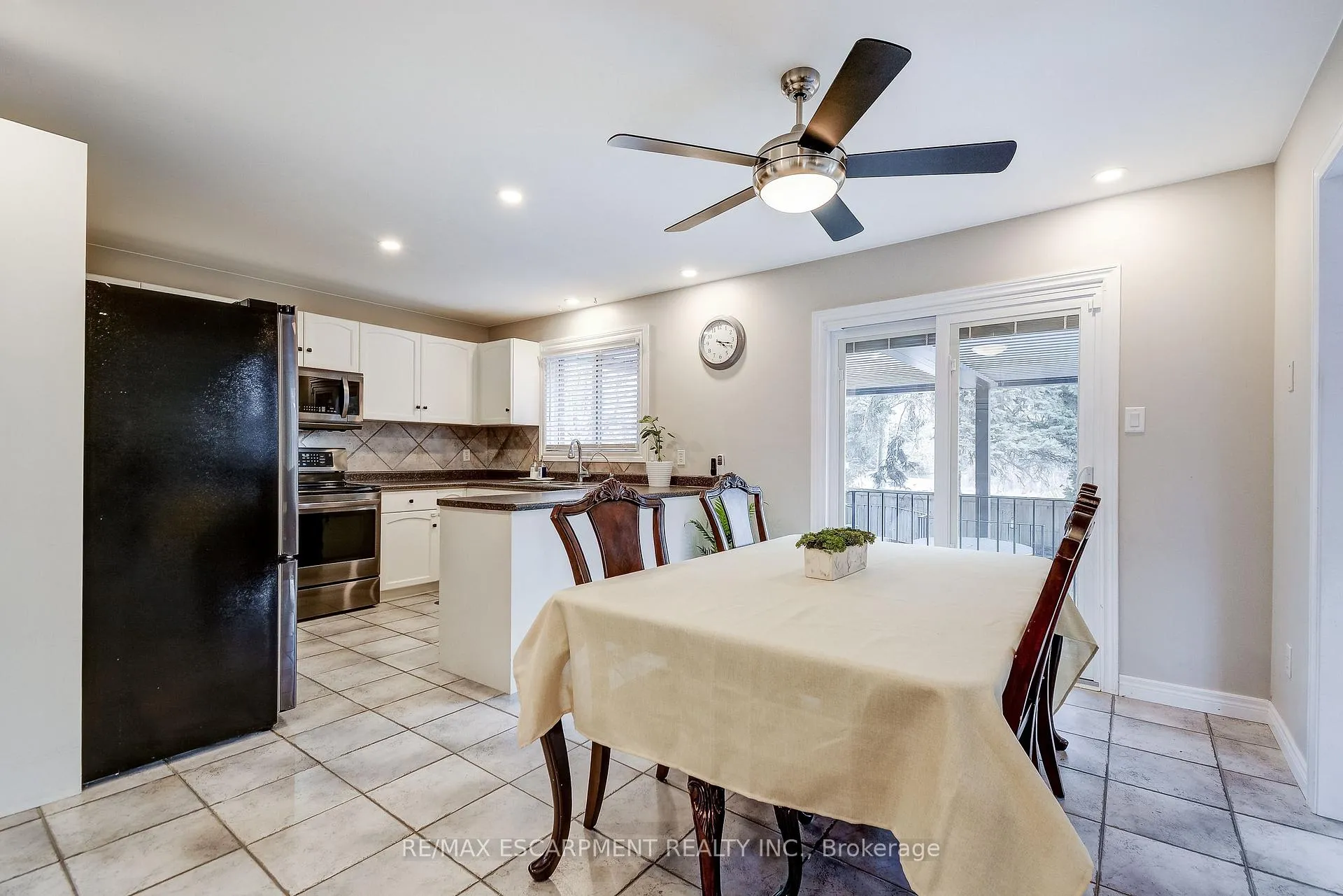 Photo 16 of 20 Derbyshire Street, Hamilton, Ancaster — HOMEH