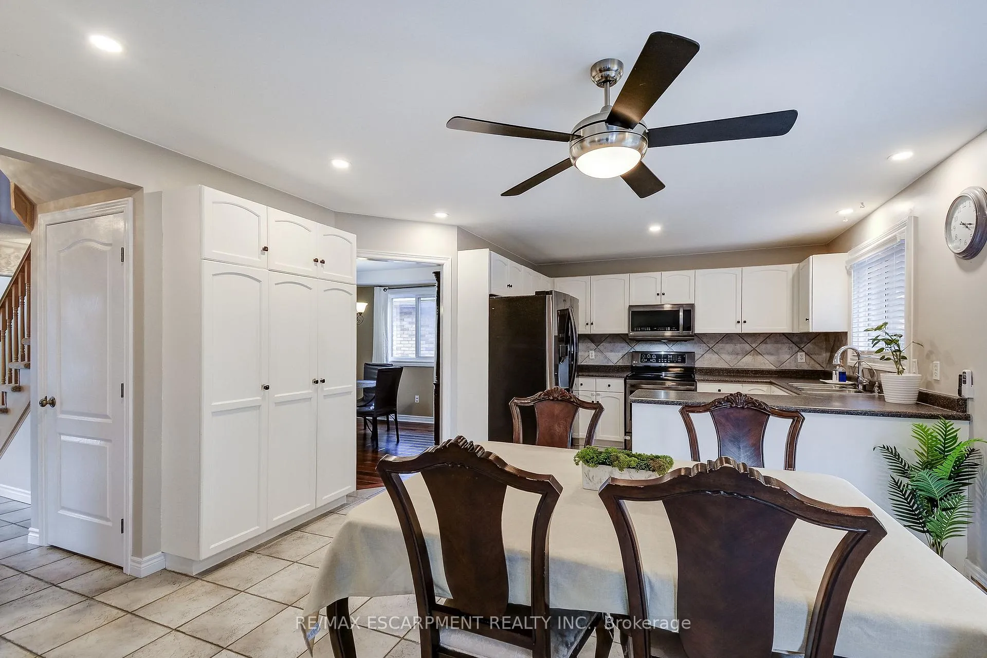 Photo 17 of 20 Derbyshire Street, Hamilton, Ancaster — HOMEH