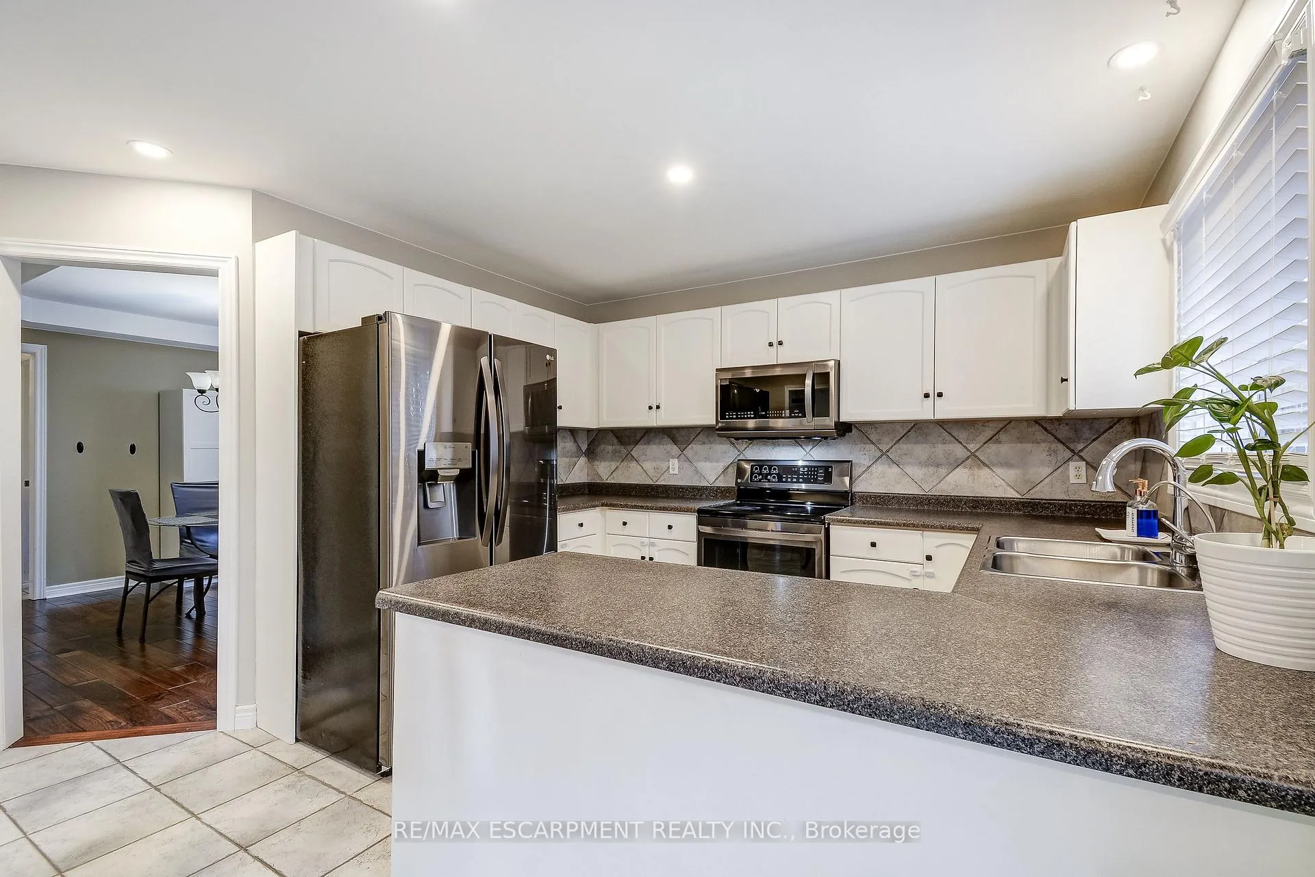 Photo 19 of 20 Derbyshire Street, Hamilton, Ancaster — HOMEH