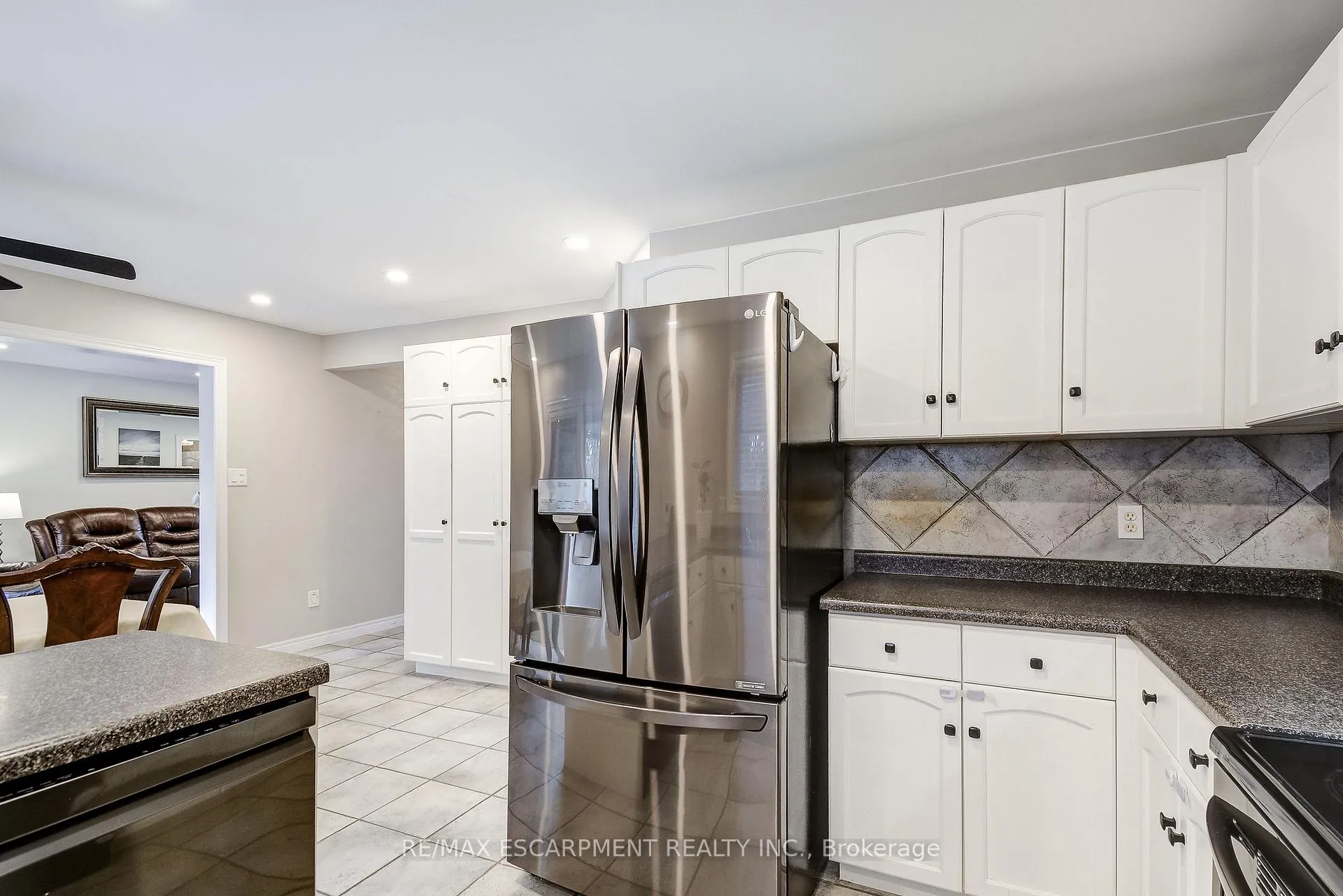 Photo 21 of 20 Derbyshire Street, Hamilton, Ancaster — HOMEH