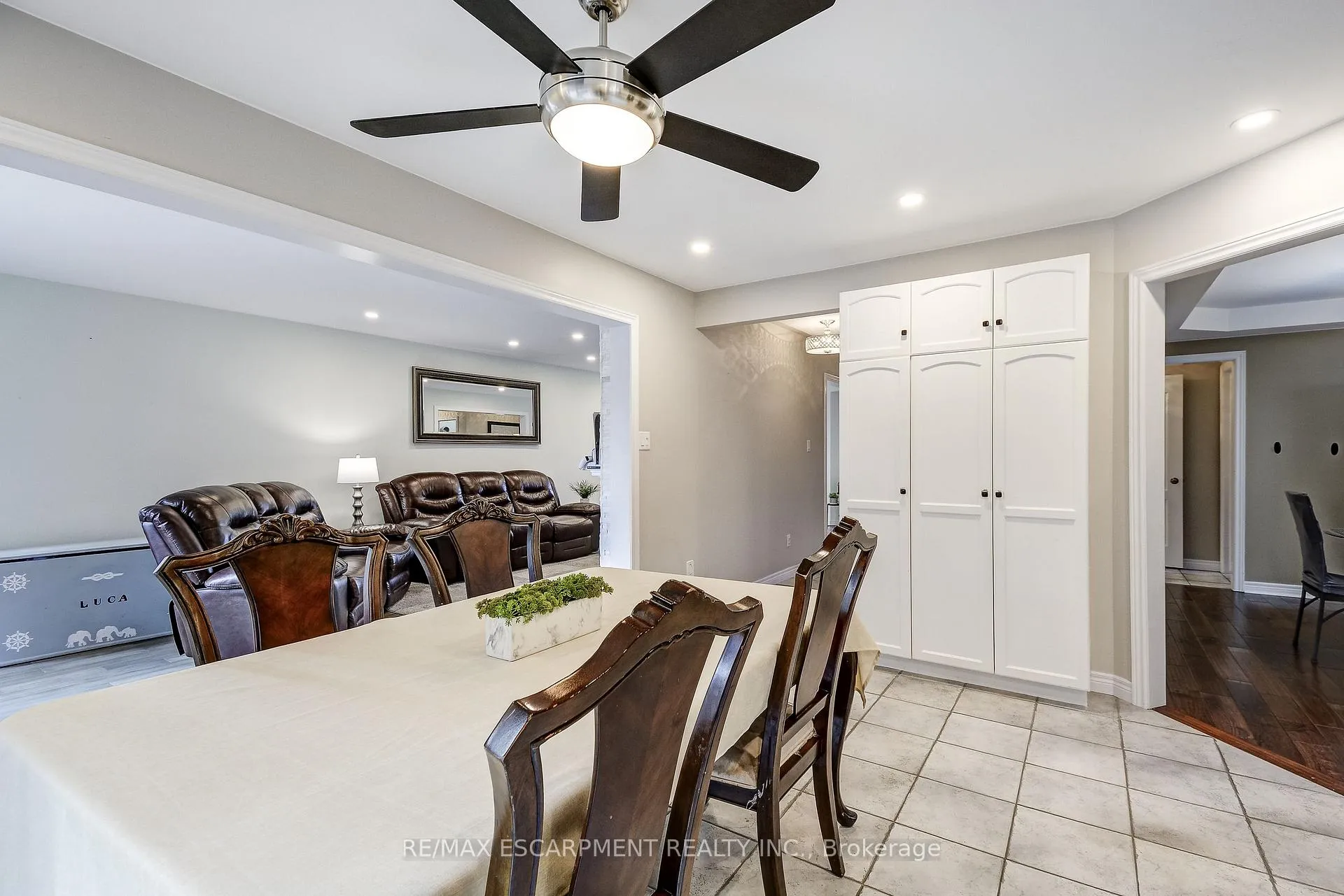 Photo 22 of 20 Derbyshire Street, Hamilton, Ancaster — HOMEH