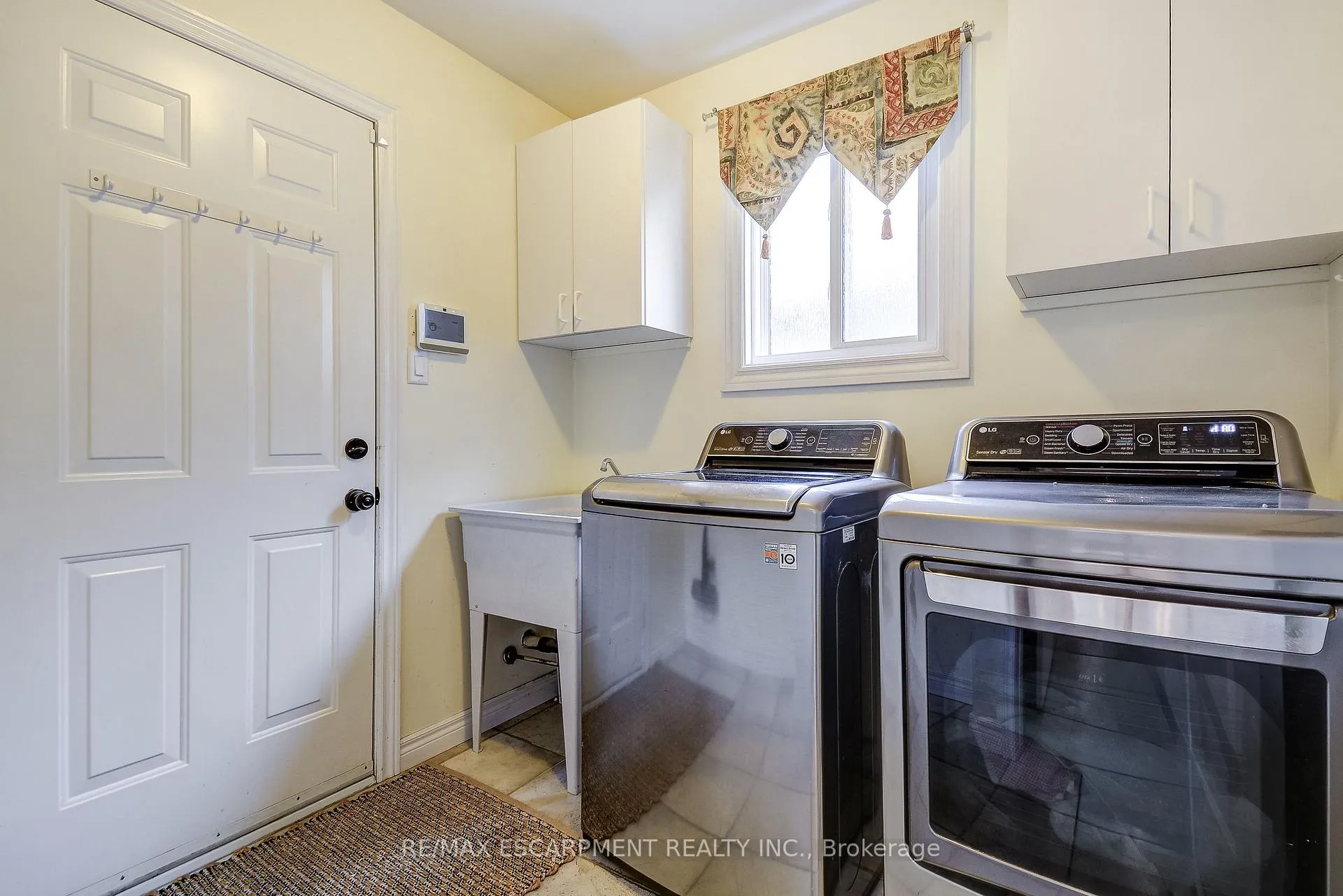 Photo 25 of 20 Derbyshire Street, Hamilton, Ancaster — HOMEH