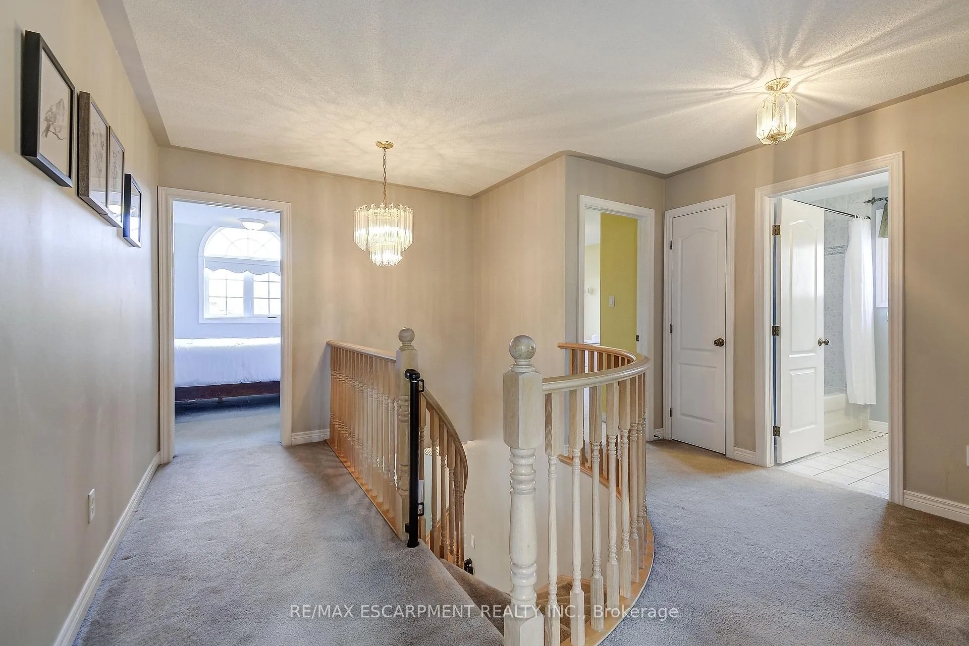 Photo 26 of 20 Derbyshire Street, Hamilton, Ancaster — HOMEH