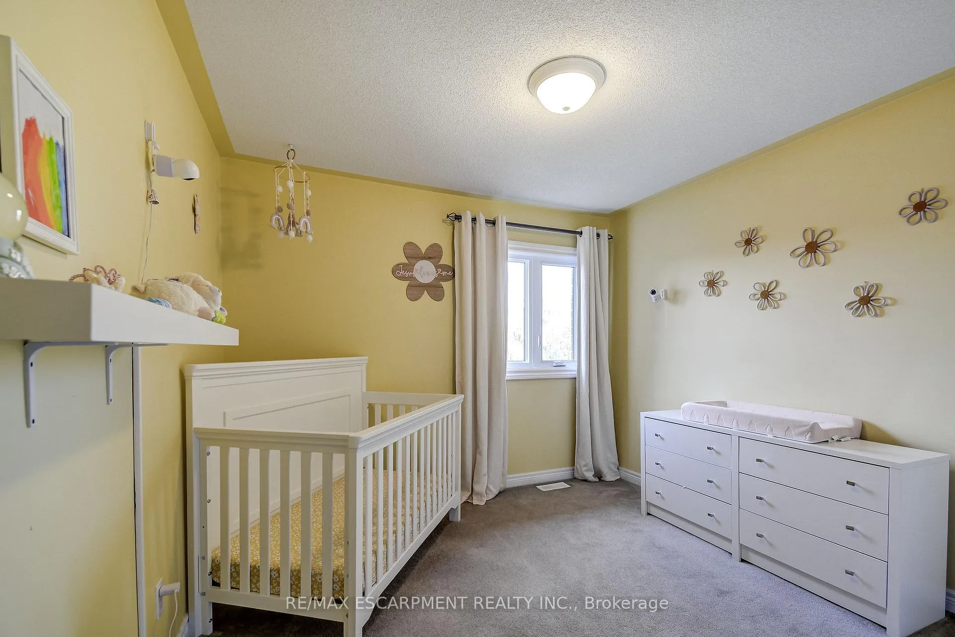 Photo 27 of 20 Derbyshire Street, Hamilton, Ancaster — HOMEH