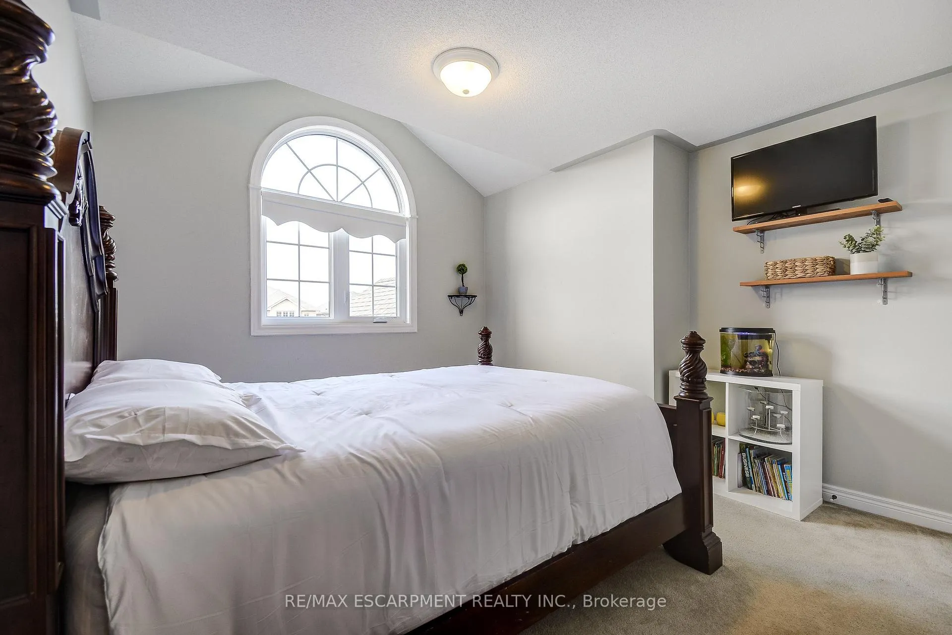 Photo 31 of 20 Derbyshire Street, Hamilton, Ancaster — HOMEH