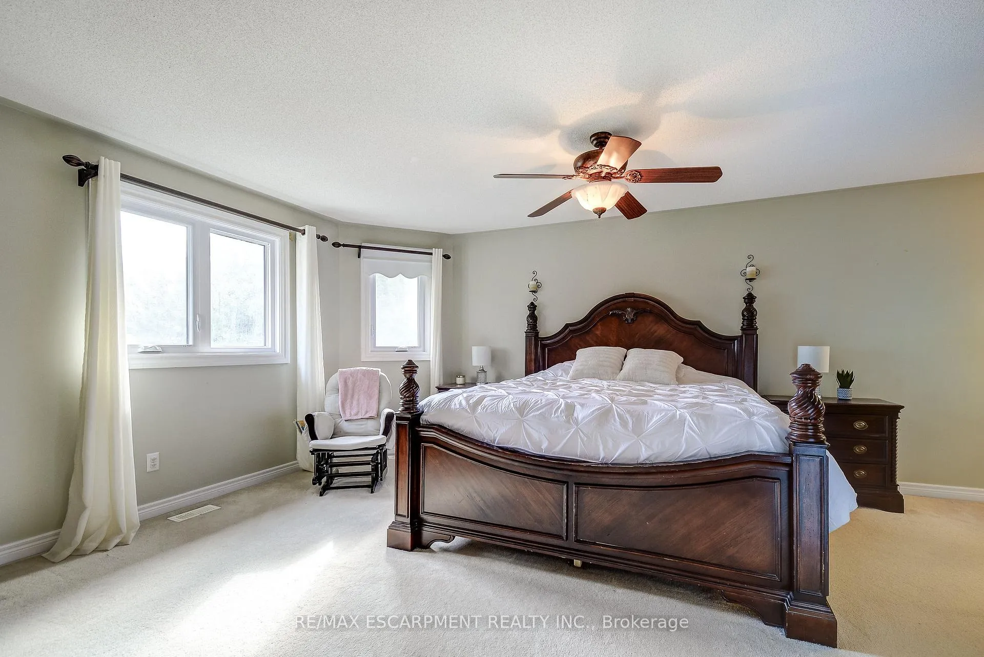 Photo 34 of 20 Derbyshire Street, Hamilton, Ancaster — HOMEH