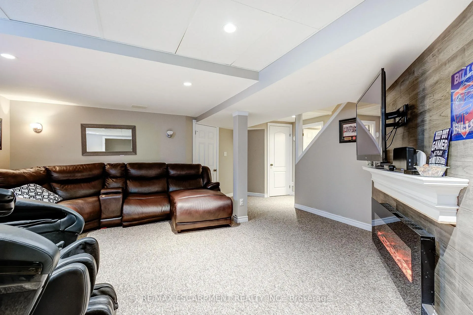 Photo 41 of 20 Derbyshire Street, Hamilton, Ancaster — HOMEH