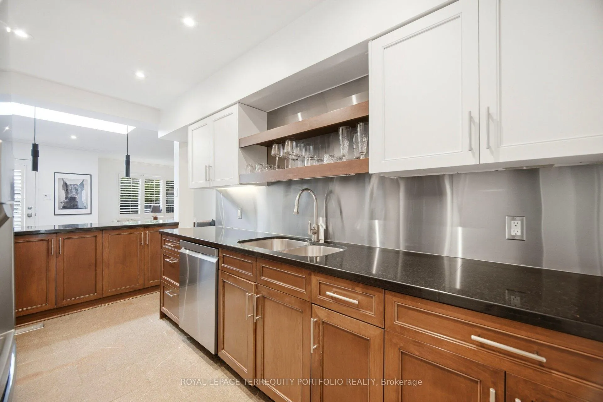 Photo 11 of 34 Donegall Drive, Toronto, Leaside — HOMEH