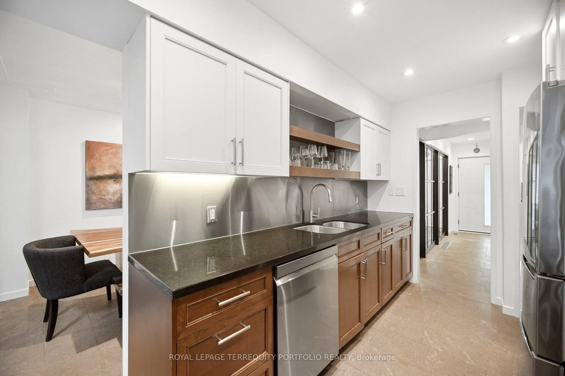 Photo 13 of 34 Donegall Drive, Toronto, Leaside — HOMEH