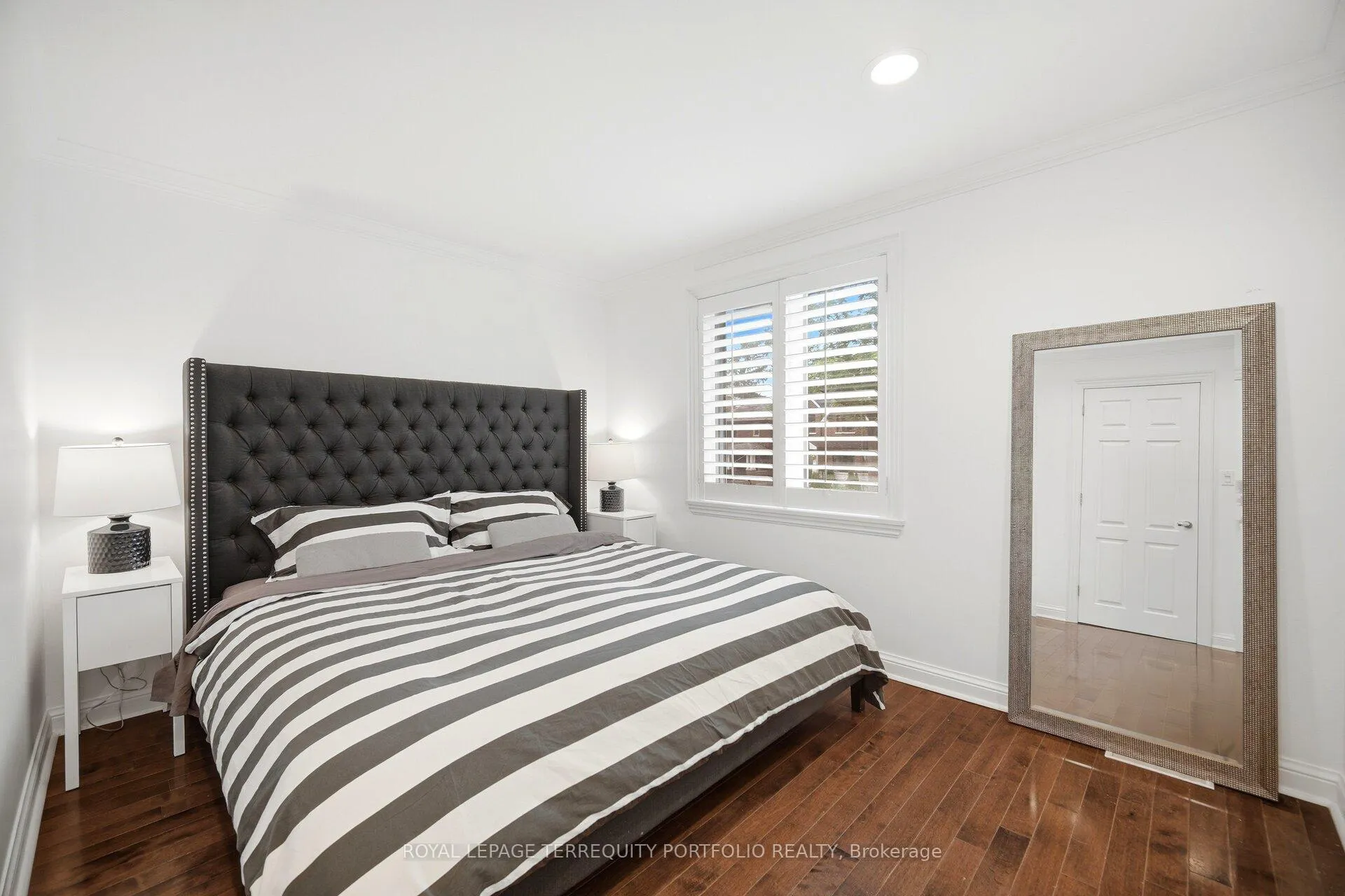 Photo 23 of 34 Donegall Drive, Toronto, Leaside — HOMEH