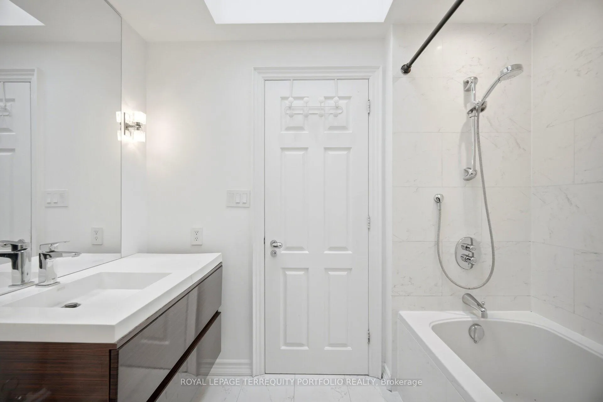 Photo 29 of 34 Donegall Drive, Toronto, Leaside — HOMEH