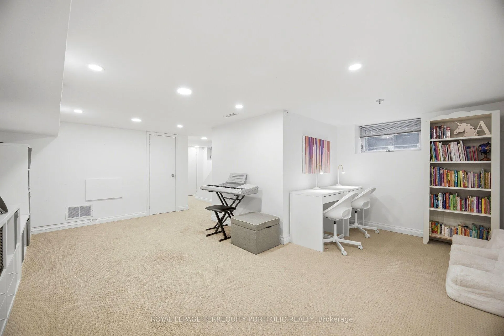 Photo 33 of 34 Donegall Drive, Toronto, Leaside — HOMEH
