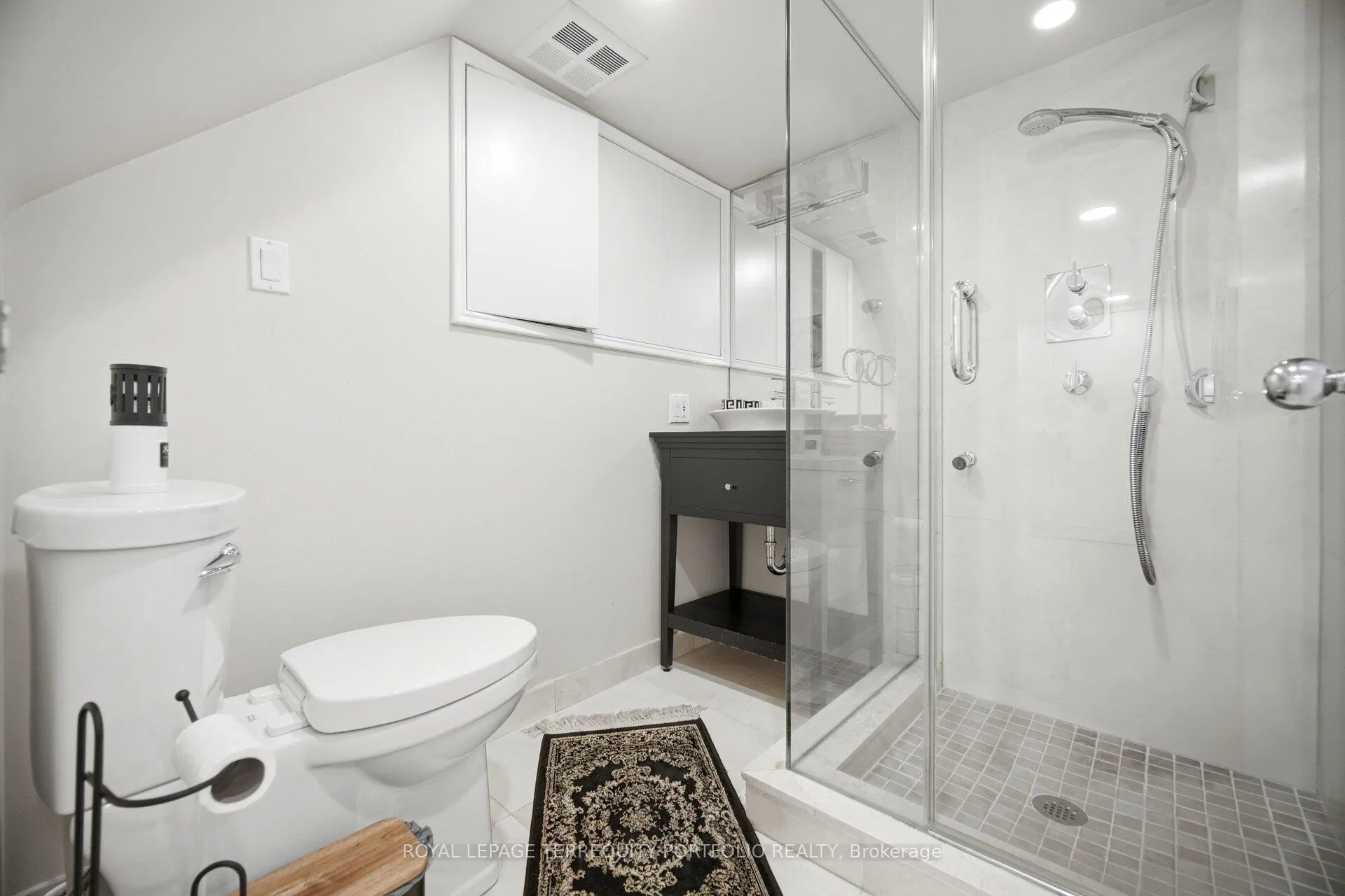 Photo 36 of 34 Donegall Drive, Toronto, Leaside — HOMEH