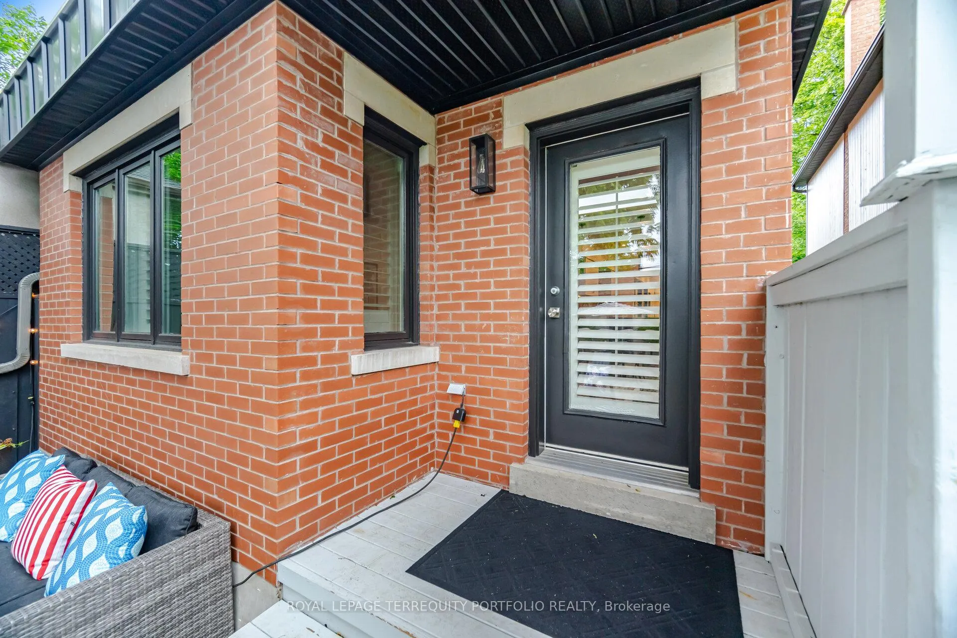 Photo 39 of 34 Donegall Drive, Toronto, Leaside — HOMEH