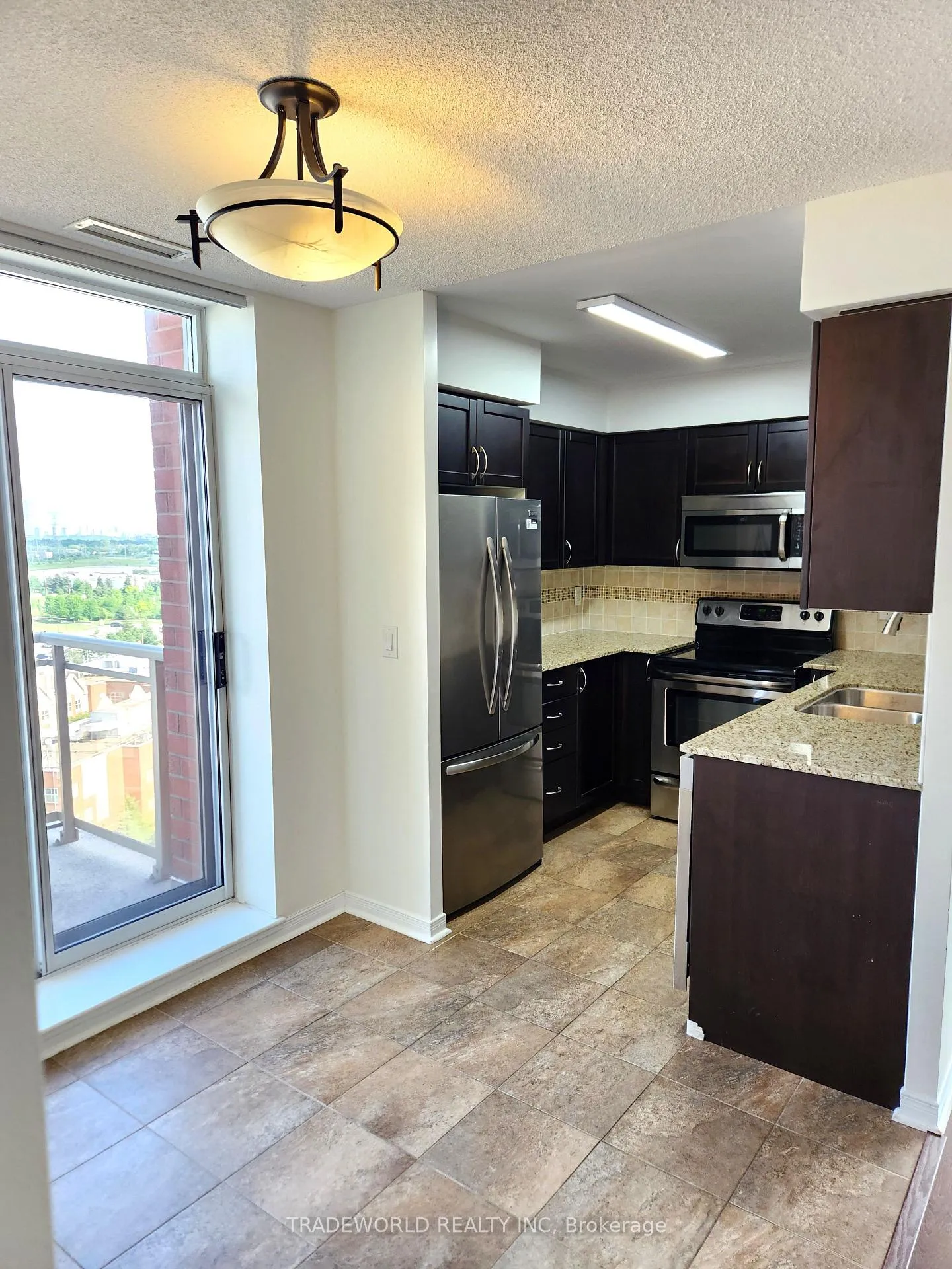 Photo 4 of Unit Ph4, 73 King William Crescent, Richmond Hill, Langstaff — HOMEH