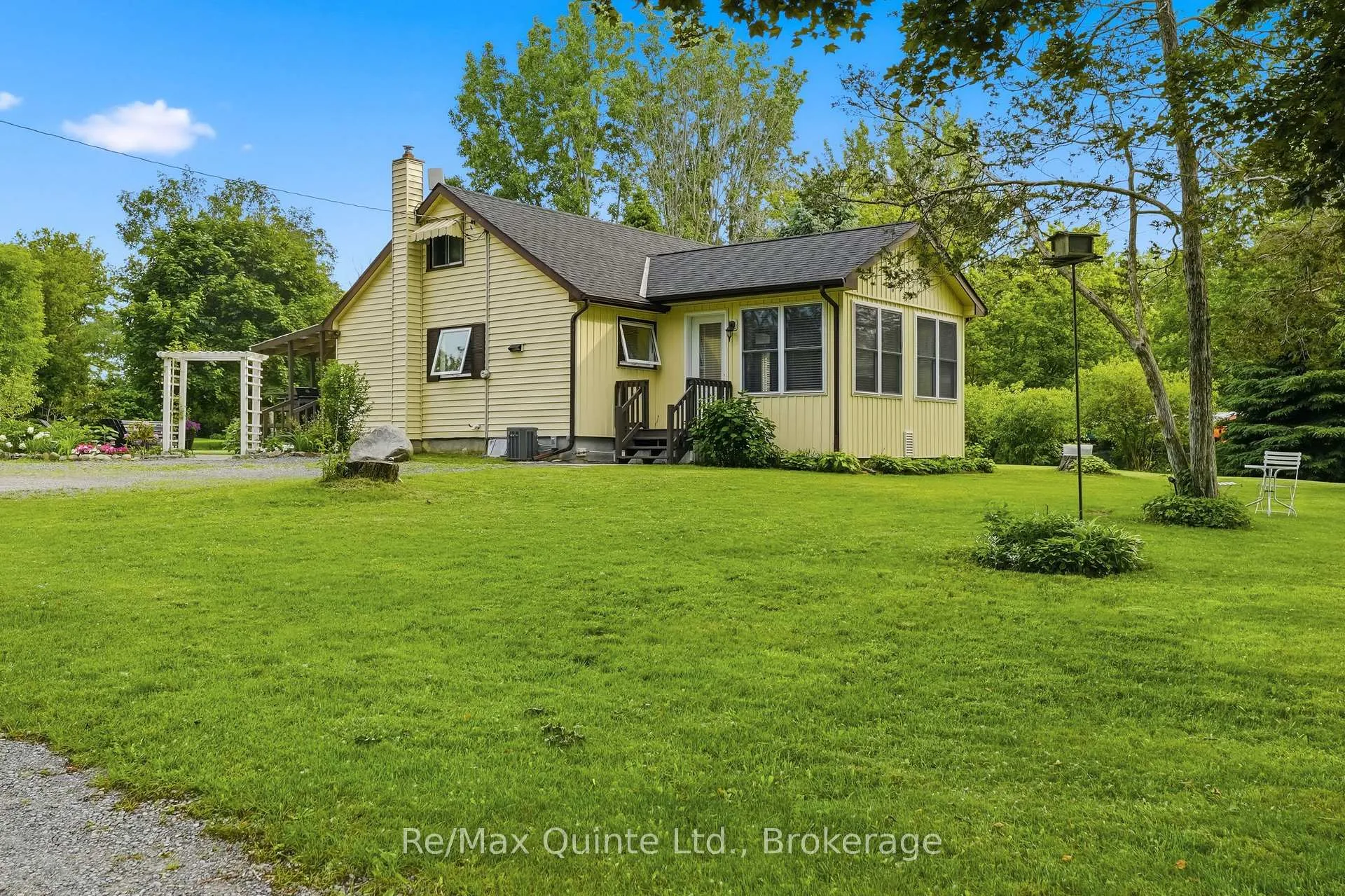 Photo 2 of 97C County Road 18, Prince Edward County, Athol Ward — HOMEH