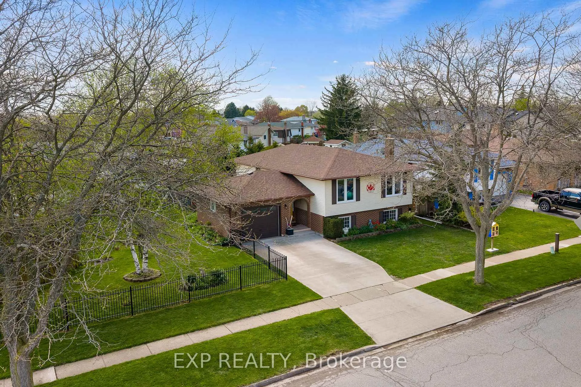 Photo 2 of 2881 Olden Avenue, Niagara Falls, Casey — HOMEH