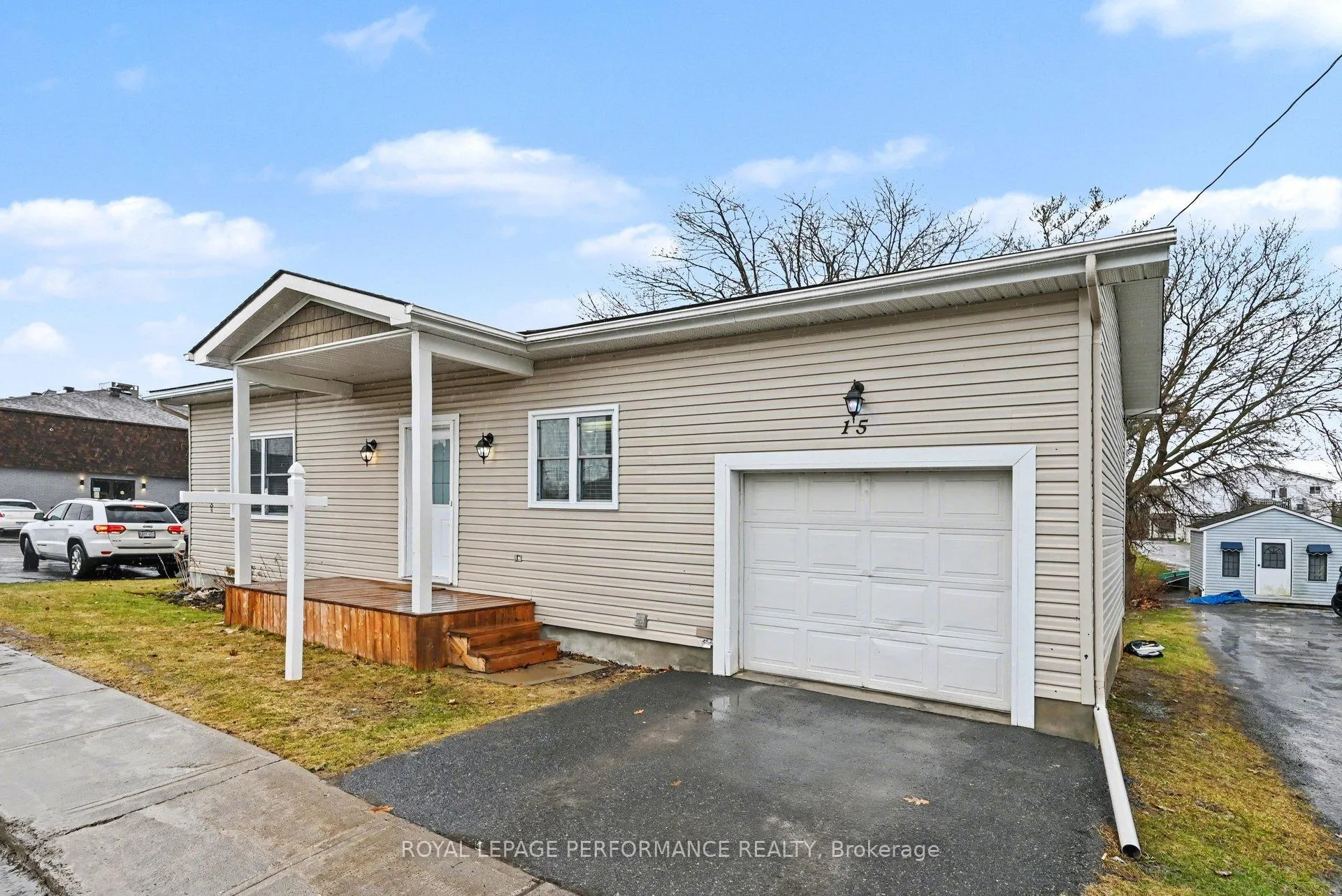 Photo 2 of 15 Forget Street, Russell, Embrun — HOMEH