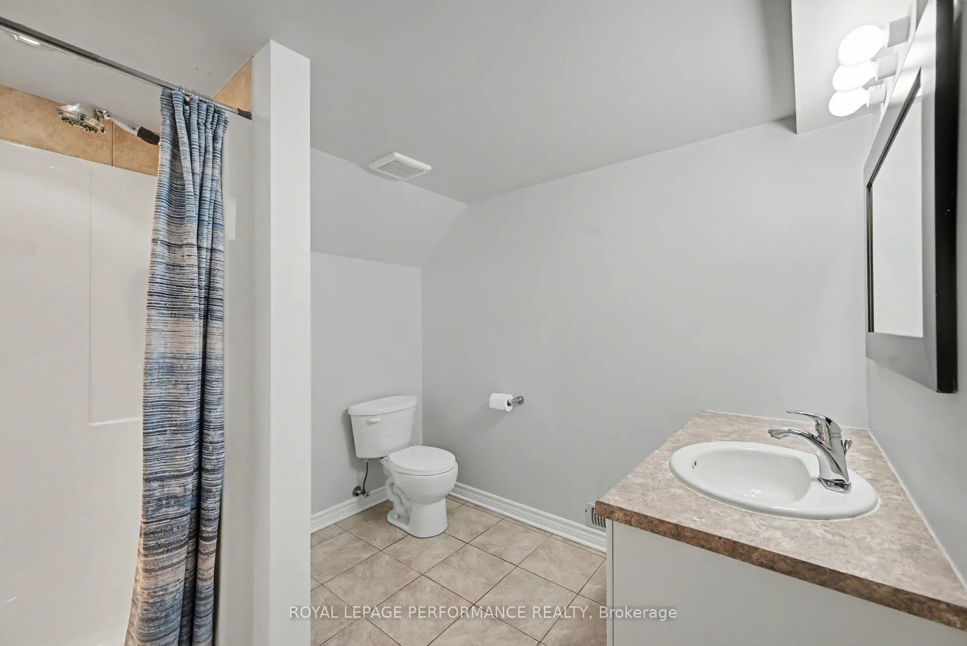 Photo 21 of 15 Forget Street, Russell, Embrun — HOMEH