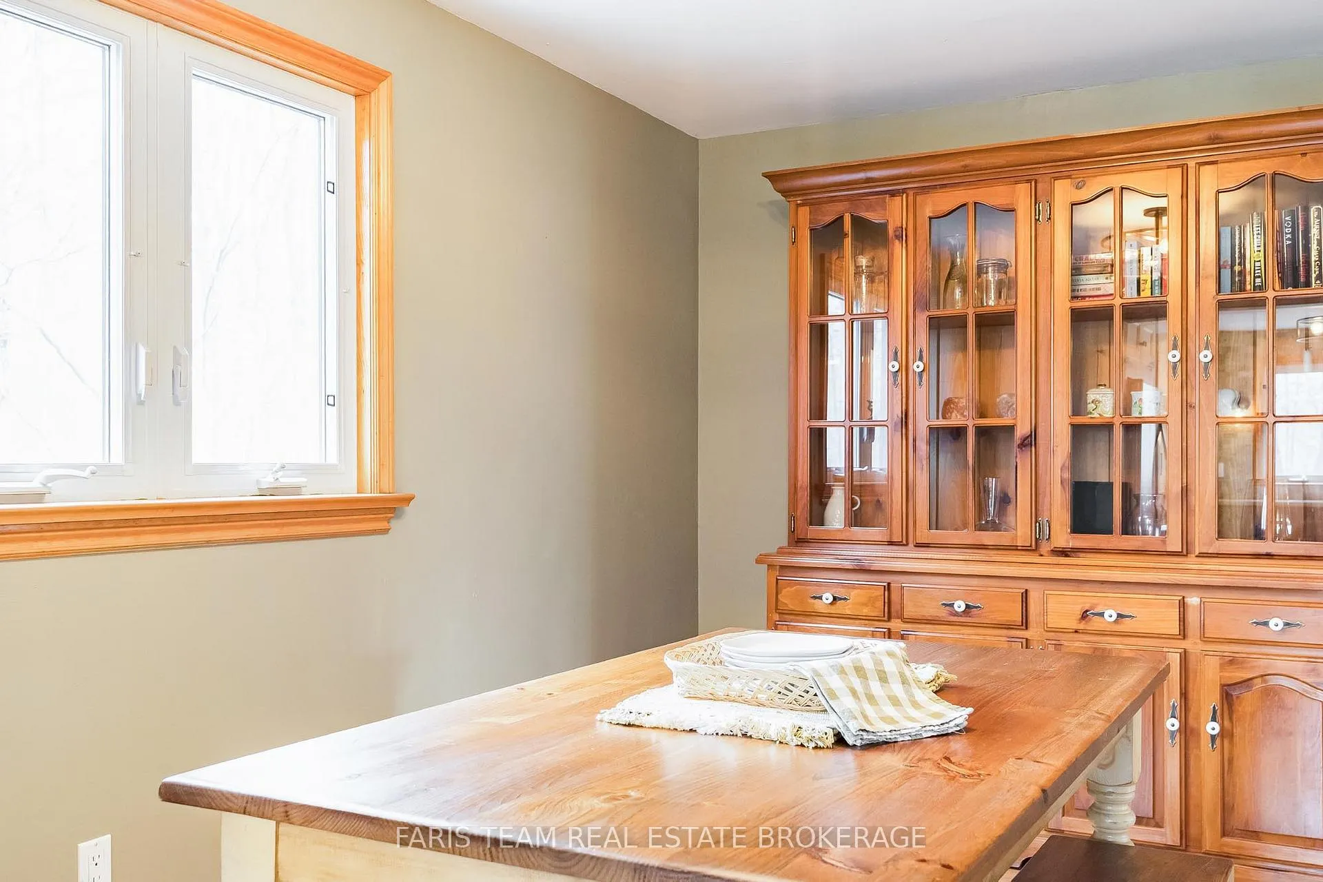 Photo 11 of 46 Huronwoods Drive, Oro-Medonte, Sugarbush — HOMEH