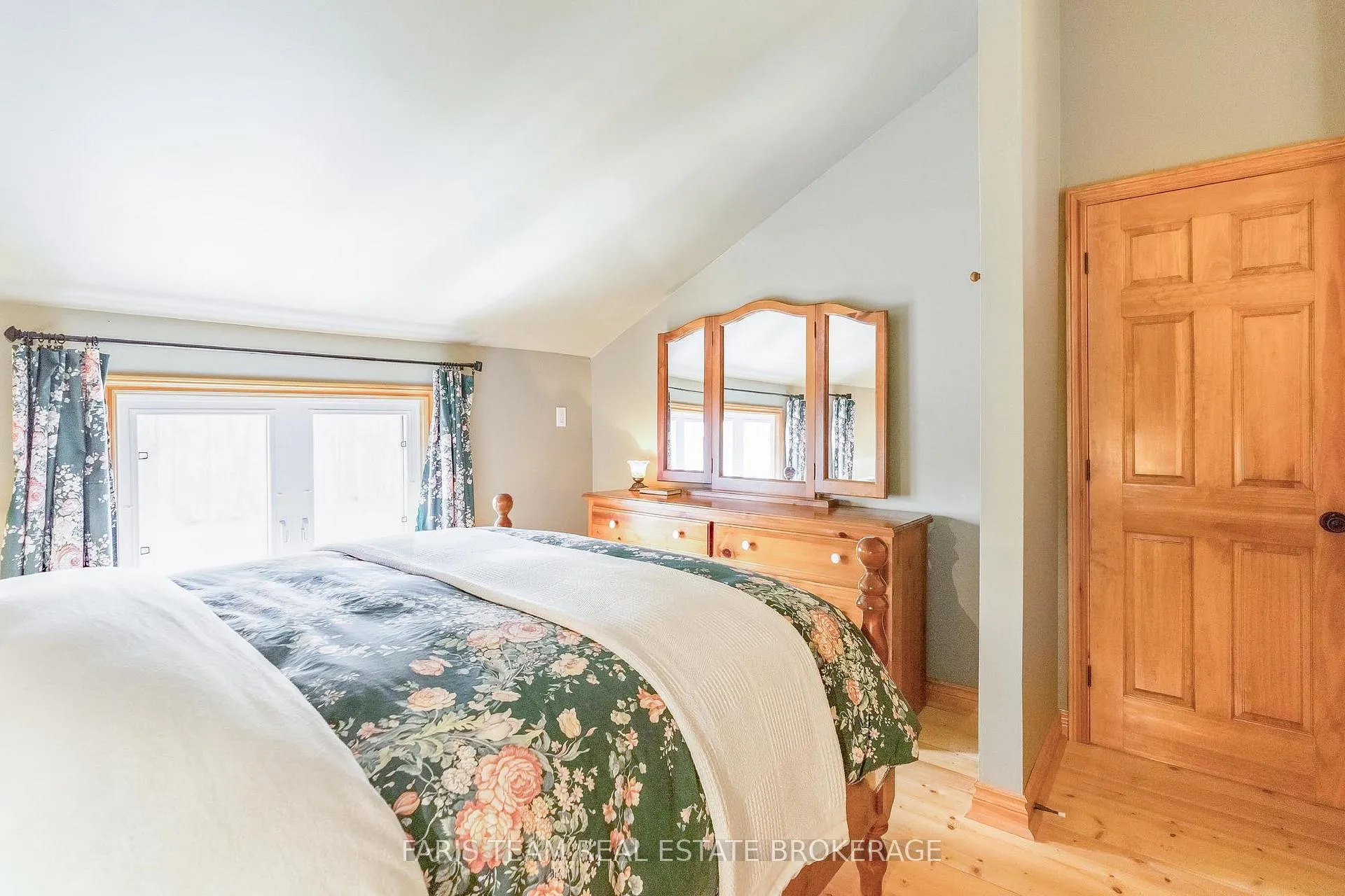 Photo 21 of 46 Huronwoods Drive, Oro-Medonte, Sugarbush — HOMEH