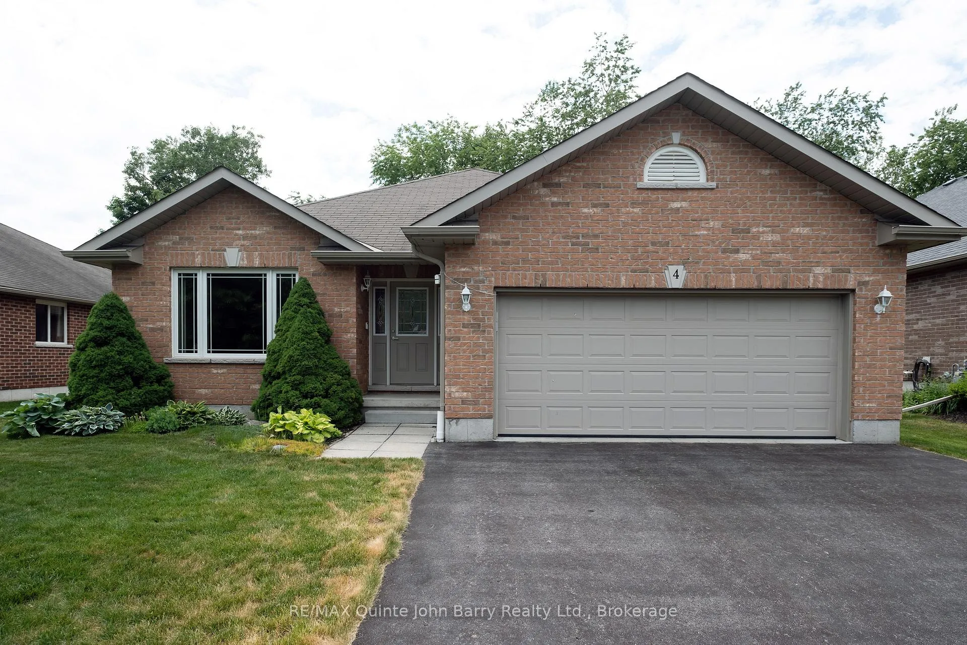 Photo 2 of 4 Algonquin Avenue, Brighton — HOMEH