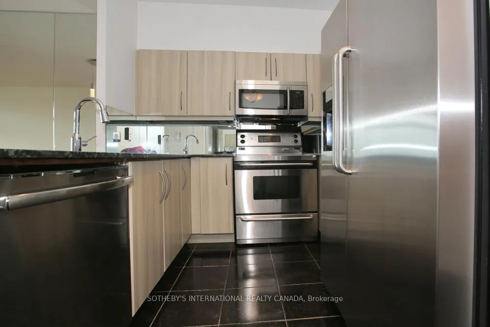 Photo 4 of Unit SPH22, 600 Queens Quay, Toronto, Waterfront Communities — HOMEH