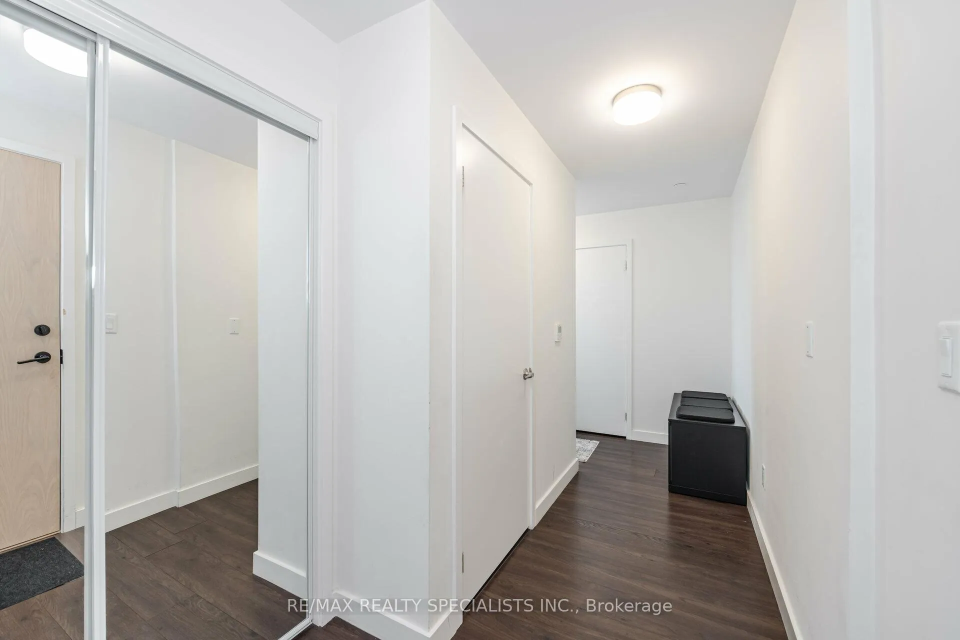 Photo 5 of Unit 214, 150 Sabina Drive, Oakville, Glenorchy — HOMEH