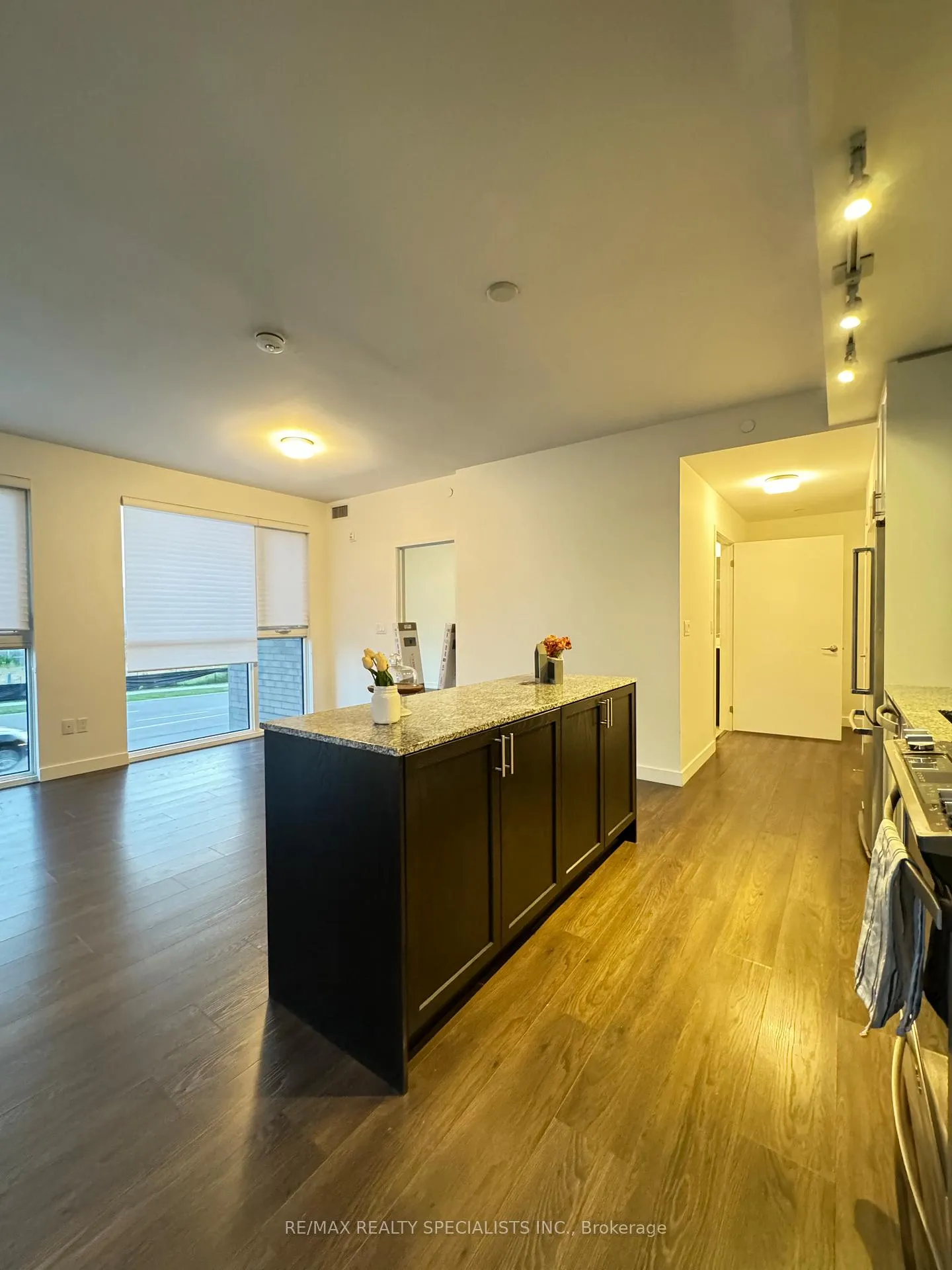 Photo 8 of Unit 214, 150 Sabina Drive, Oakville, Glenorchy — HOMEH