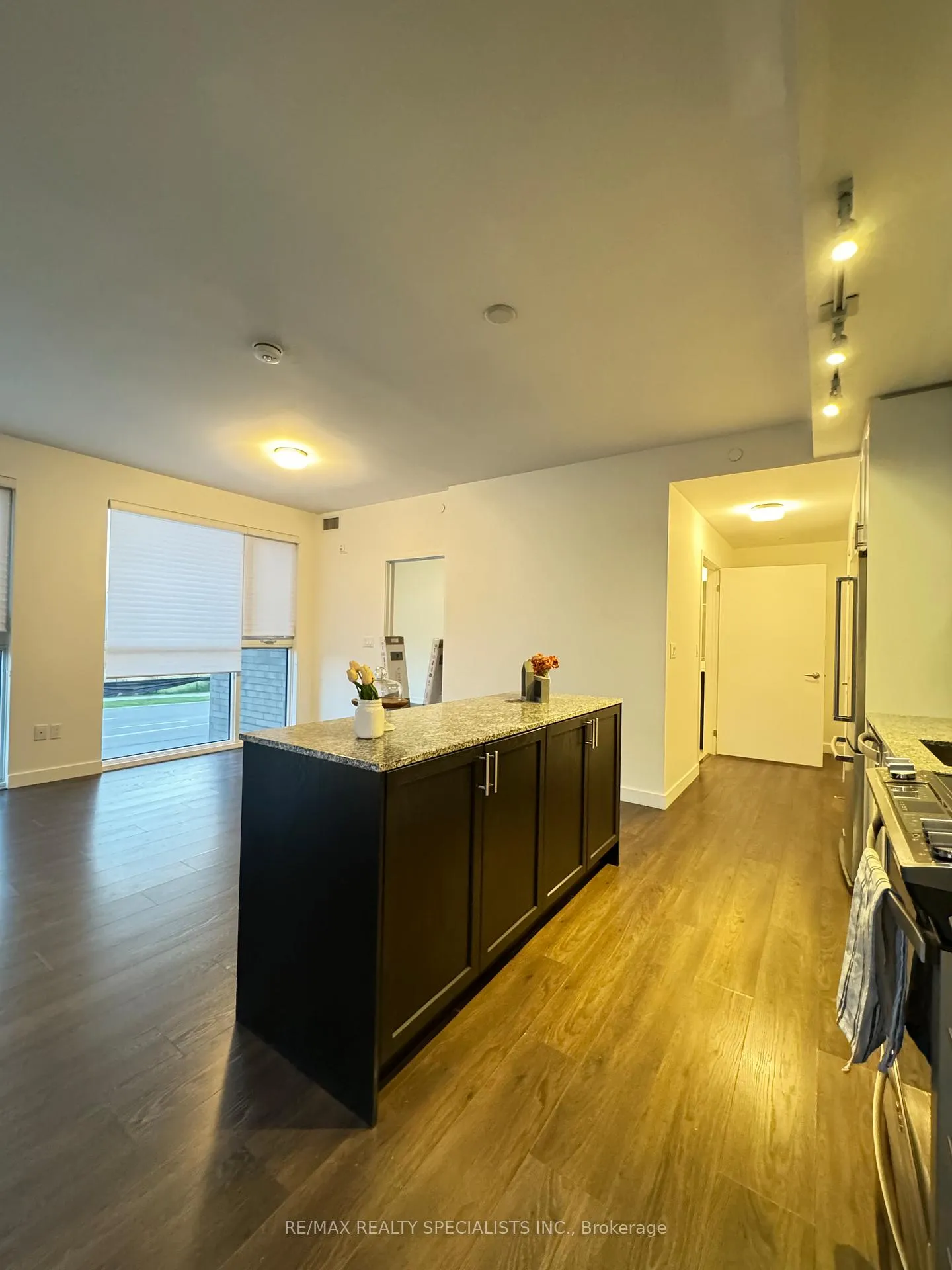 Photo 9 of Unit 214, 150 Sabina Drive, Oakville, Glenorchy — HOMEH