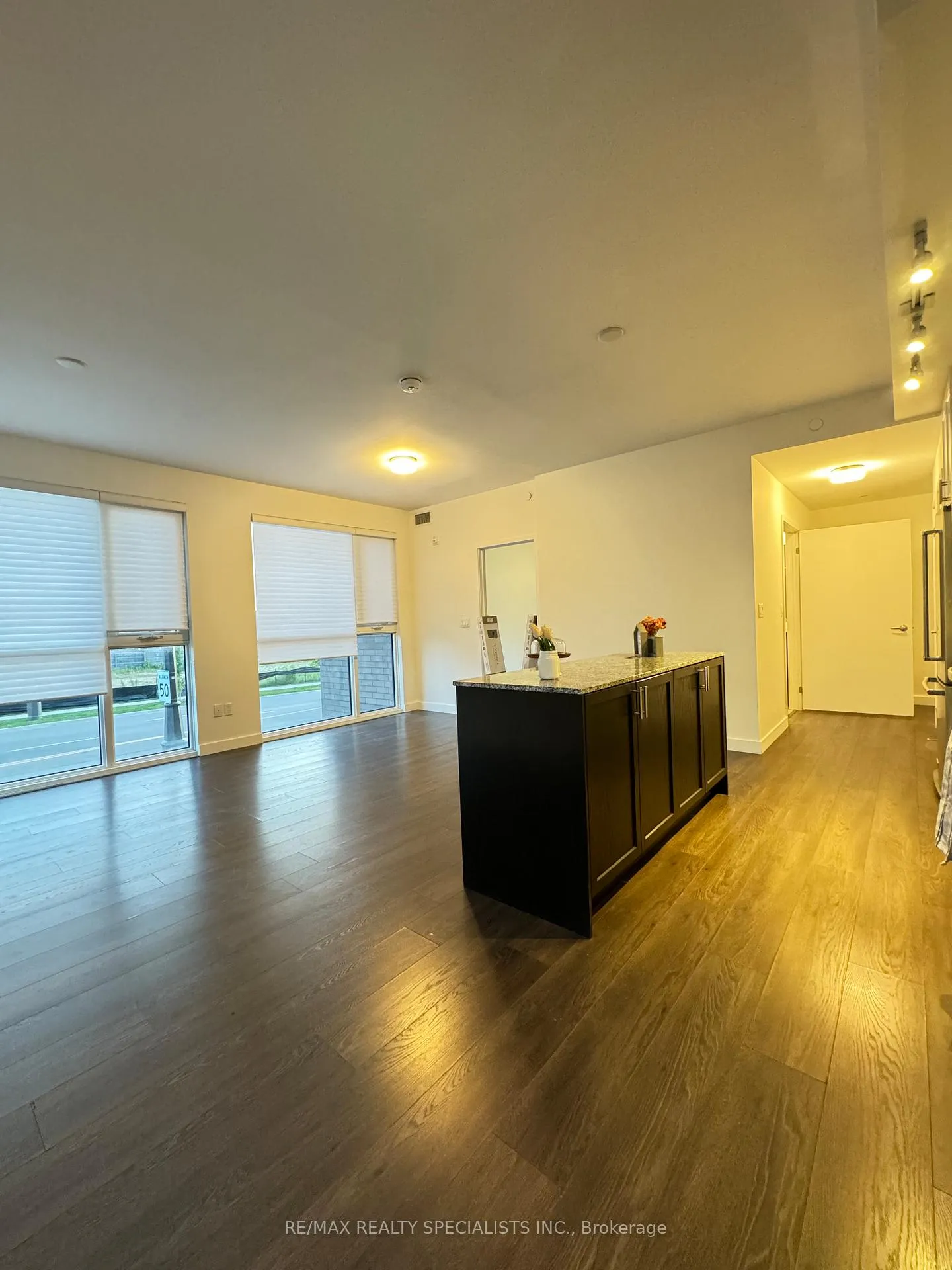 Photo 10 of Unit 214, 150 Sabina Drive, Oakville, Glenorchy — HOMEH