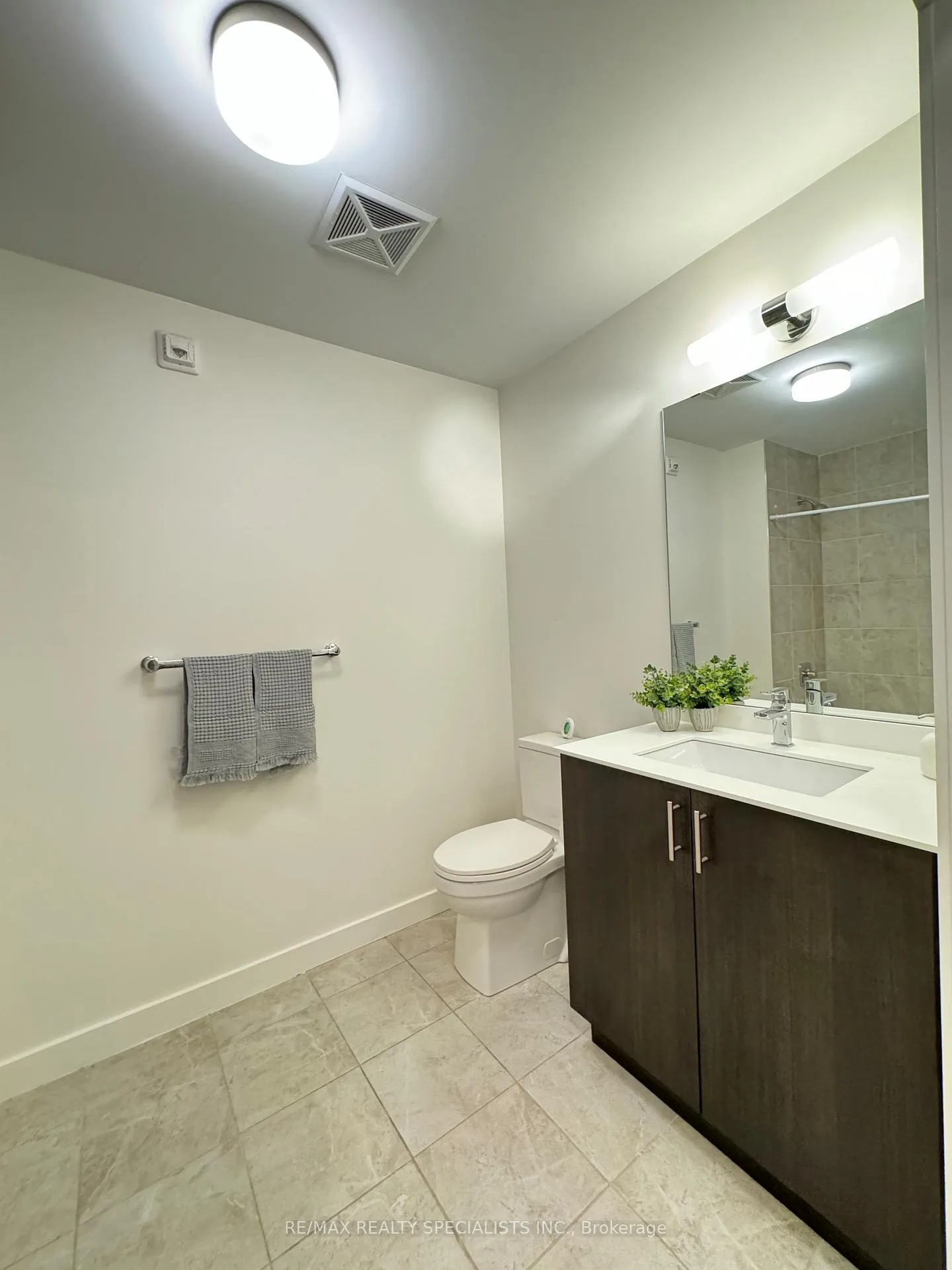 Photo 24 of Unit 214, 150 Sabina Drive, Oakville, Glenorchy — HOMEH