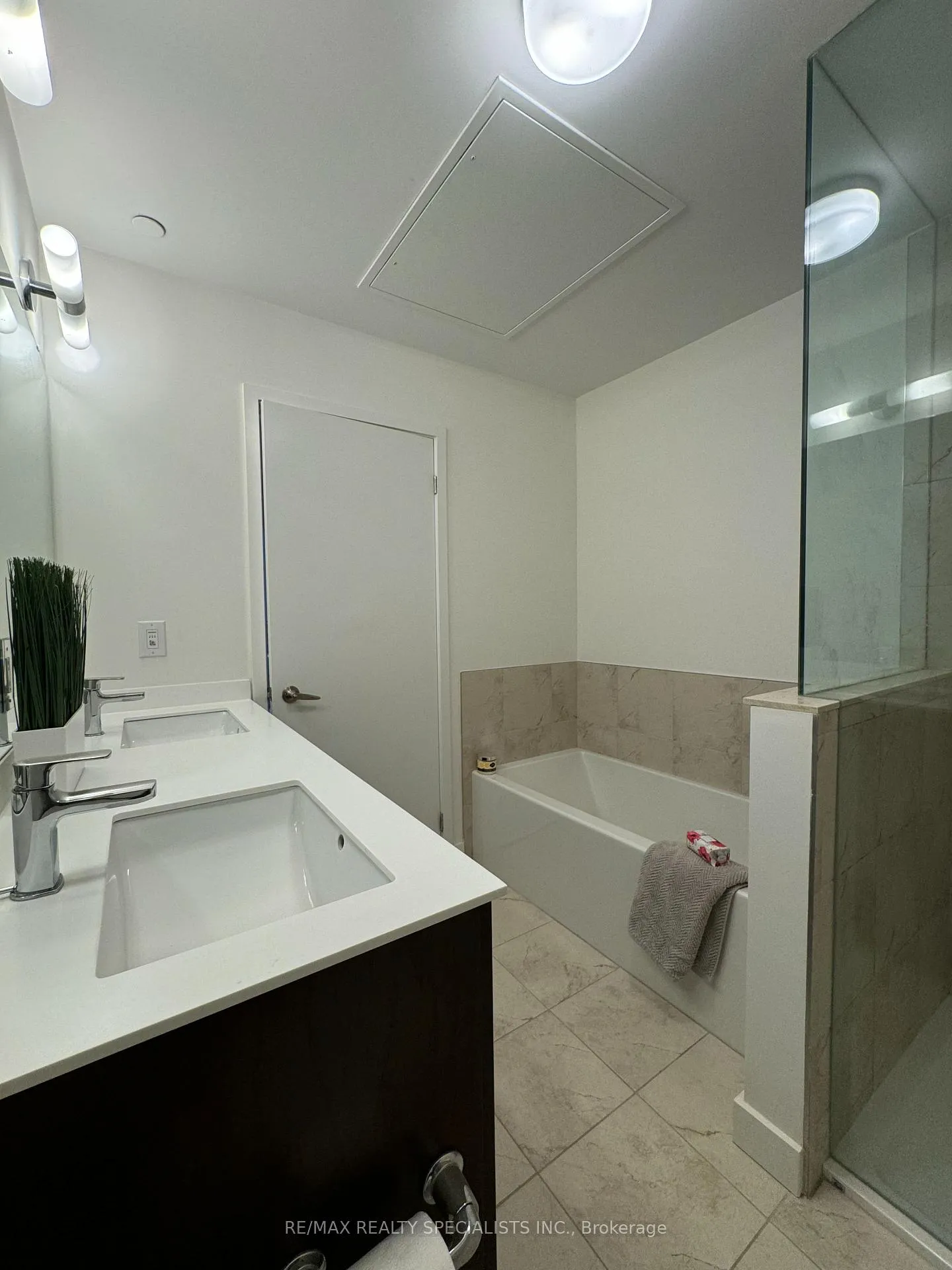 Photo 28 of Unit 214, 150 Sabina Drive, Oakville, Glenorchy — HOMEH