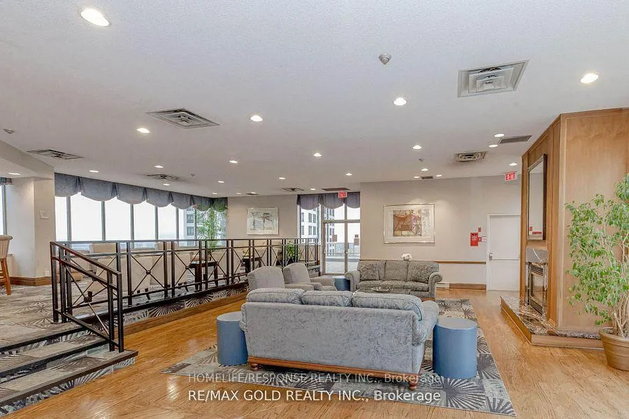 Photo 4 of Unit 1601, 55 Elm Drive W, Mississauga, City Centre — HOMEH