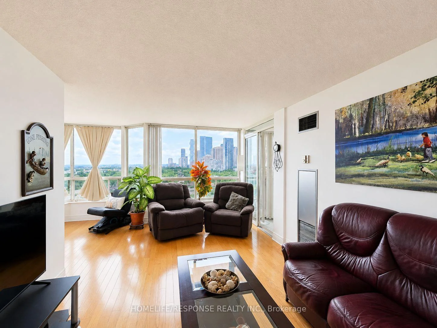 Photo 7 of Unit 1601, 55 Elm Drive W, Mississauga, City Centre — HOMEH