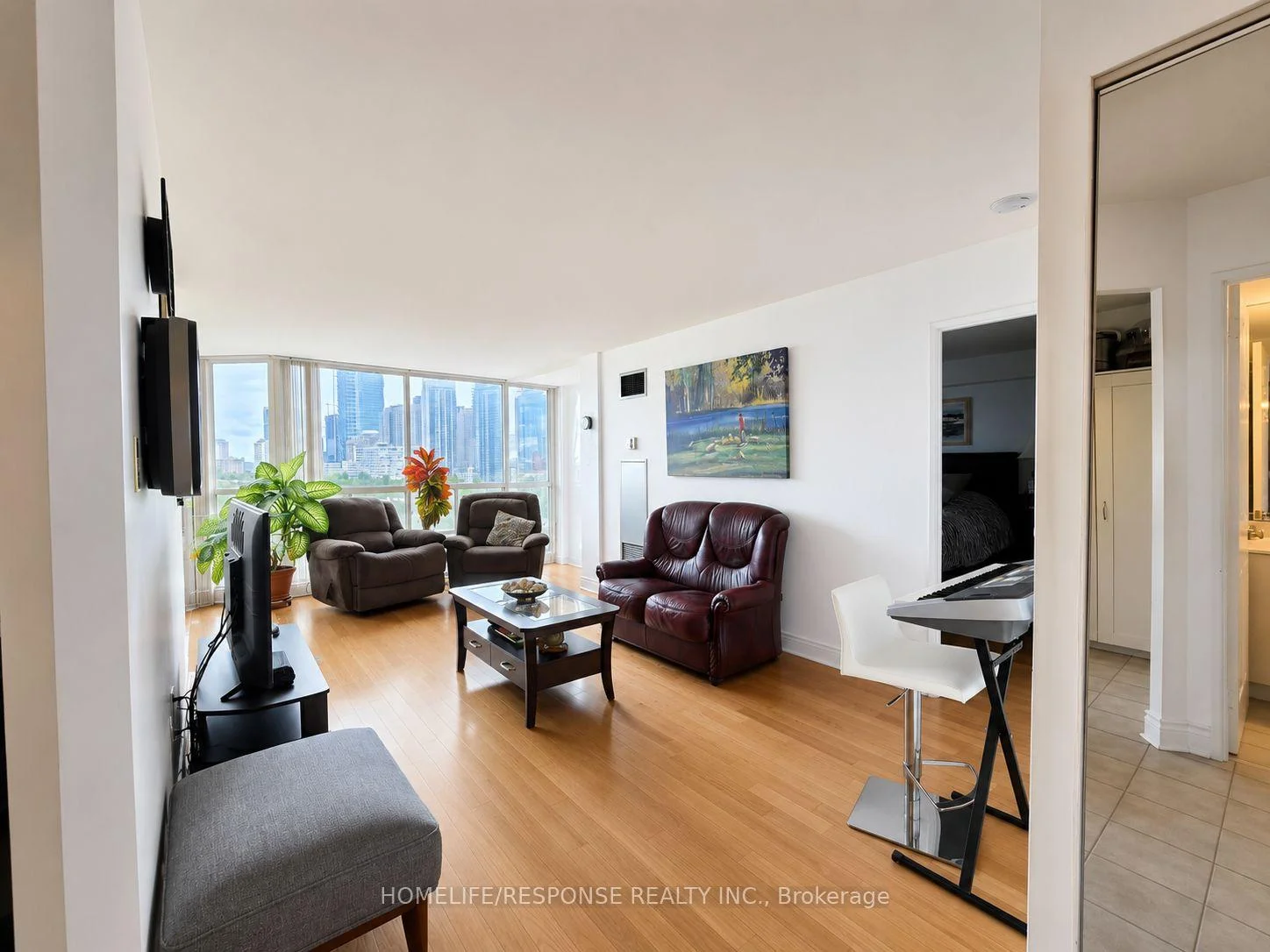 Photo 8 of Unit 1601, 55 Elm Drive W, Mississauga, City Centre — HOMEH