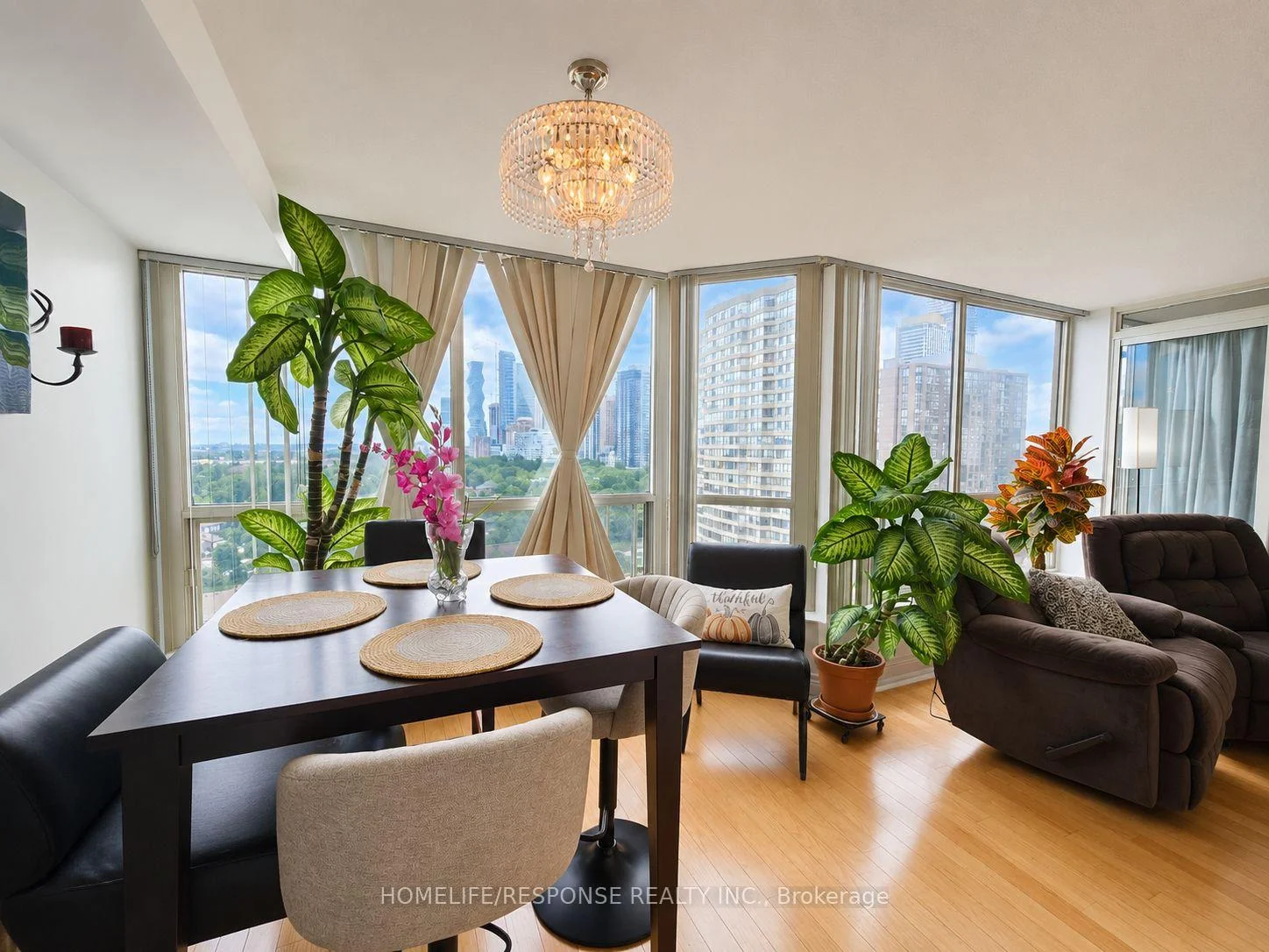 Photo 11 of Unit 1601, 55 Elm Drive W, Mississauga, City Centre — HOMEH